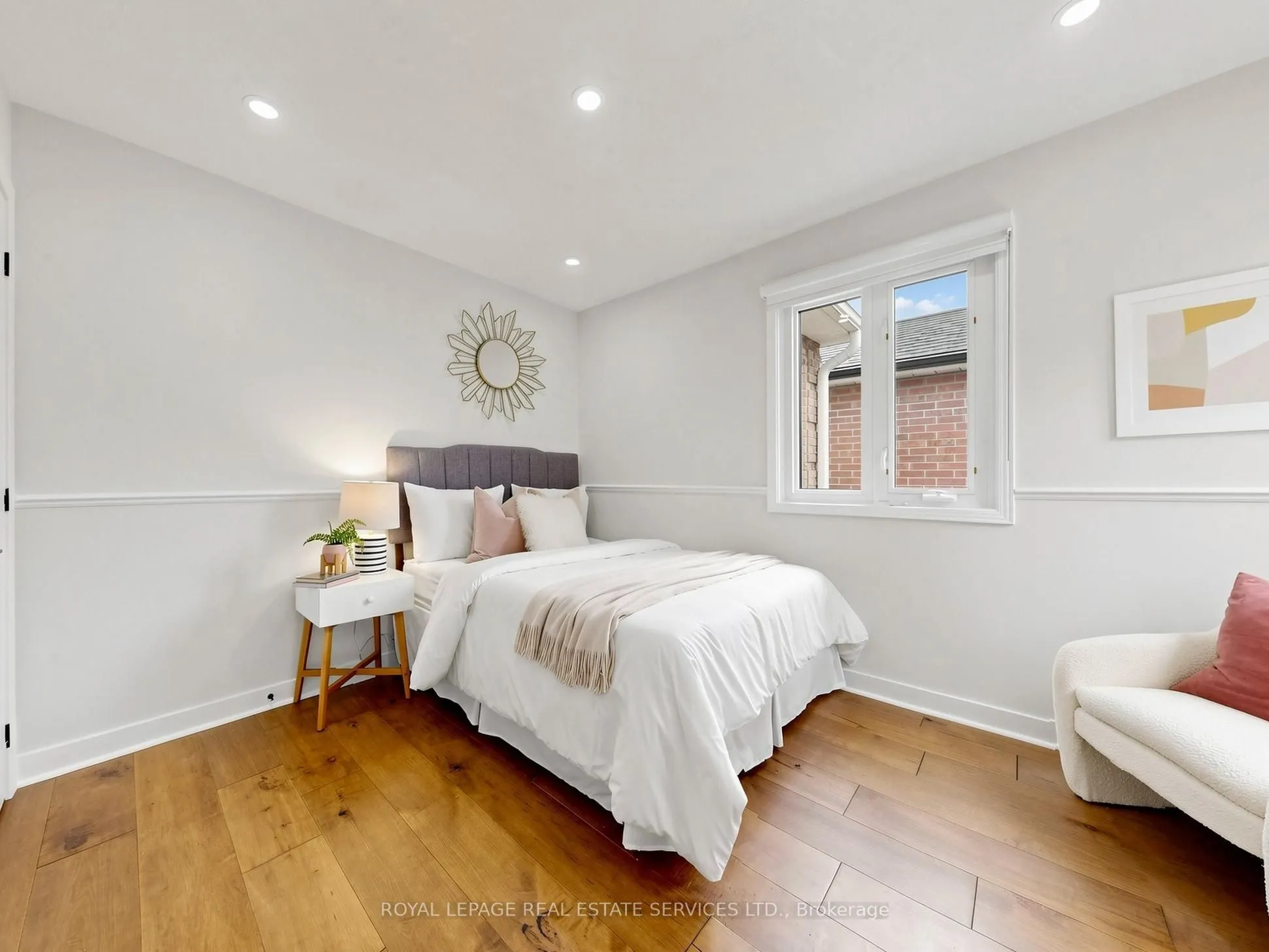21 GLENMANOR Way