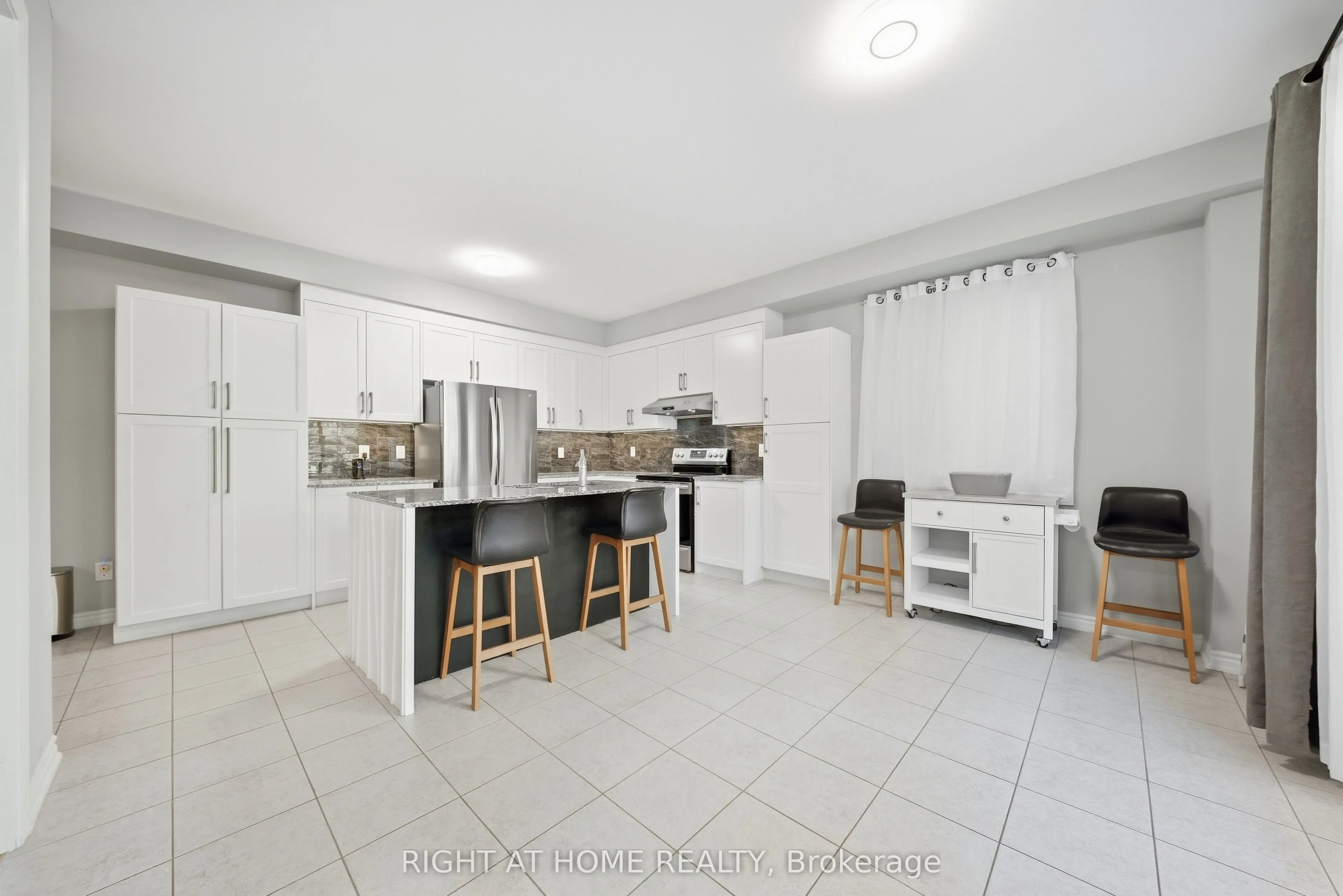 66 Betty May Crescent