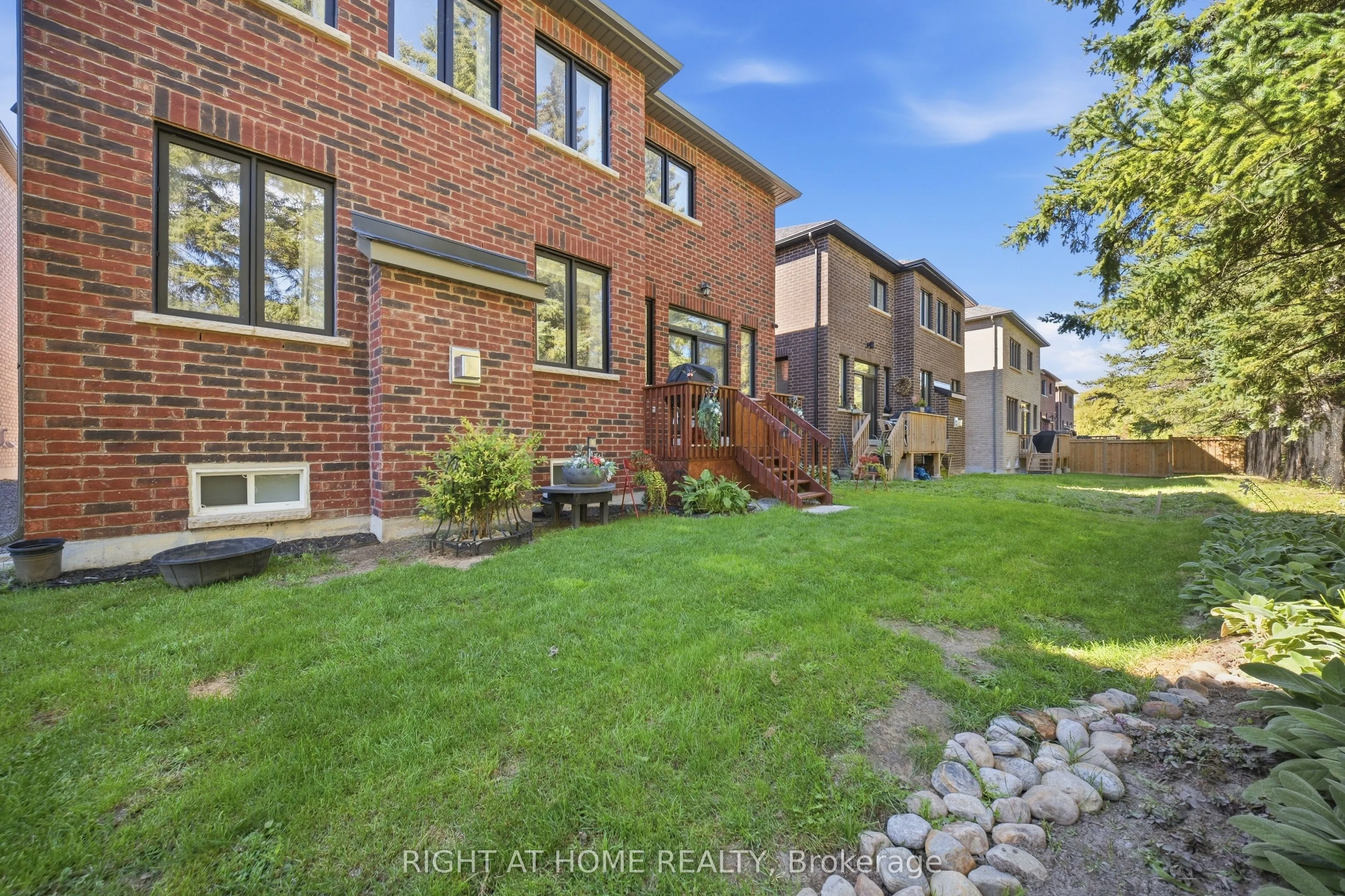 66 Betty May Crescent
