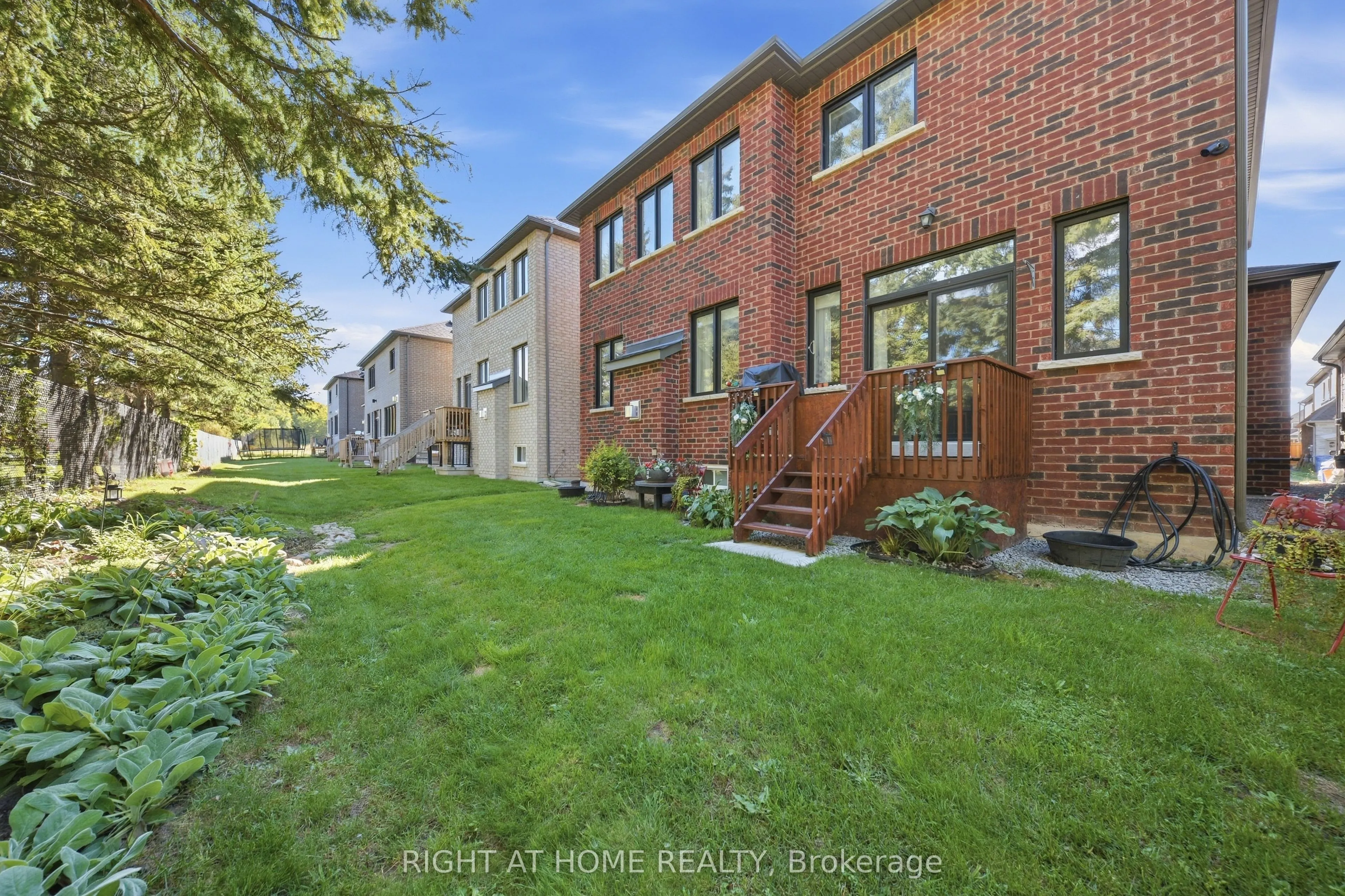 66 Betty May Crescent