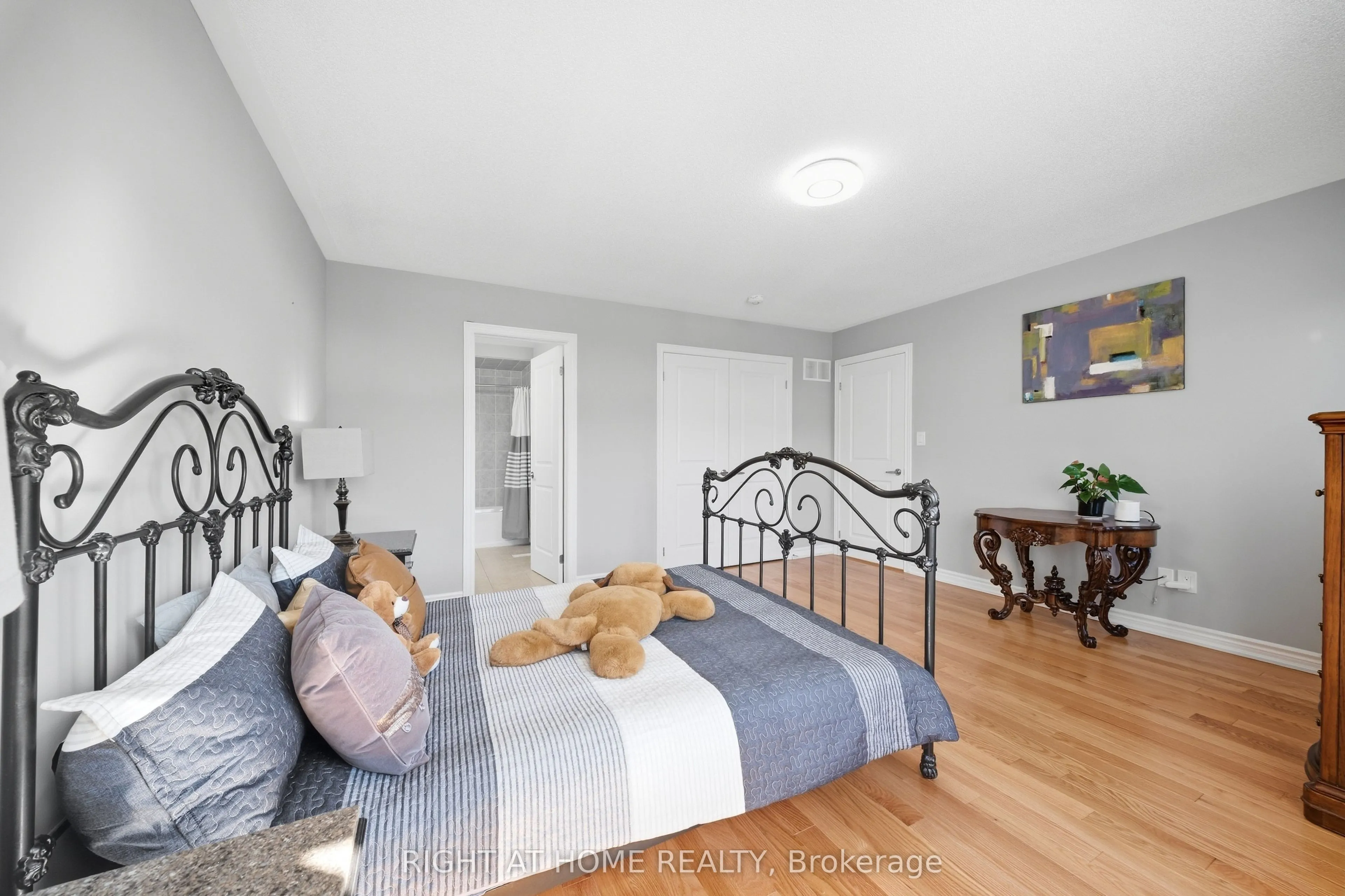 66 Betty May Crescent