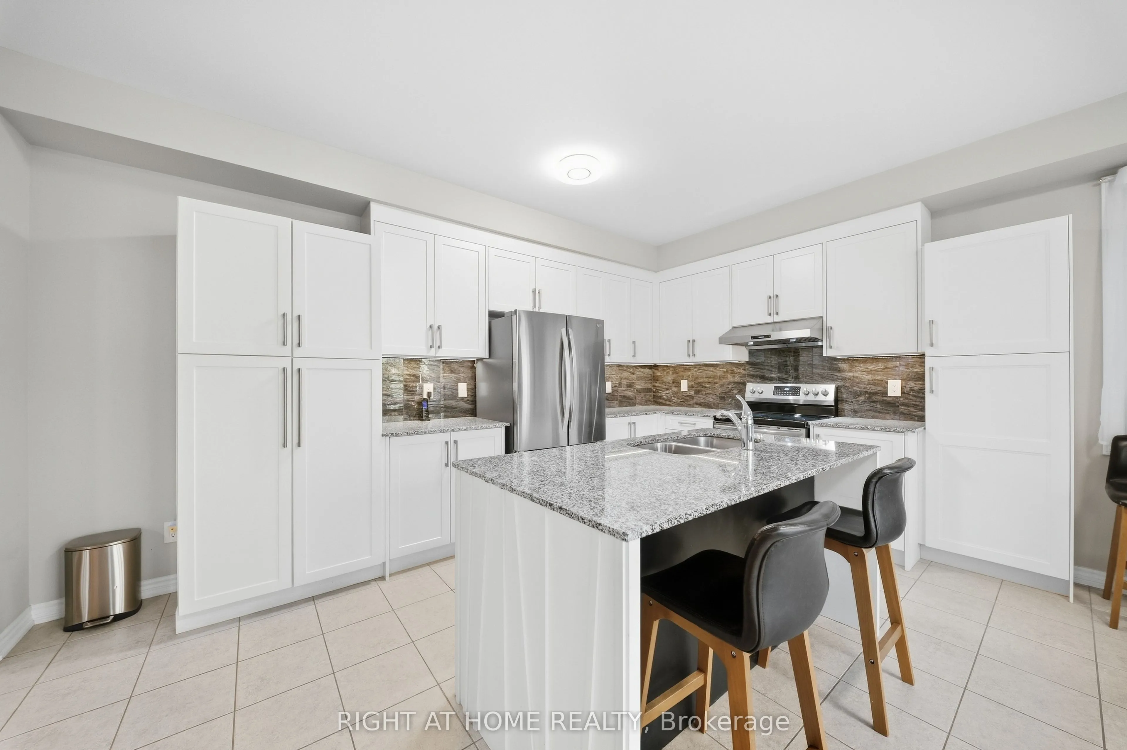 66 Betty May Crescent