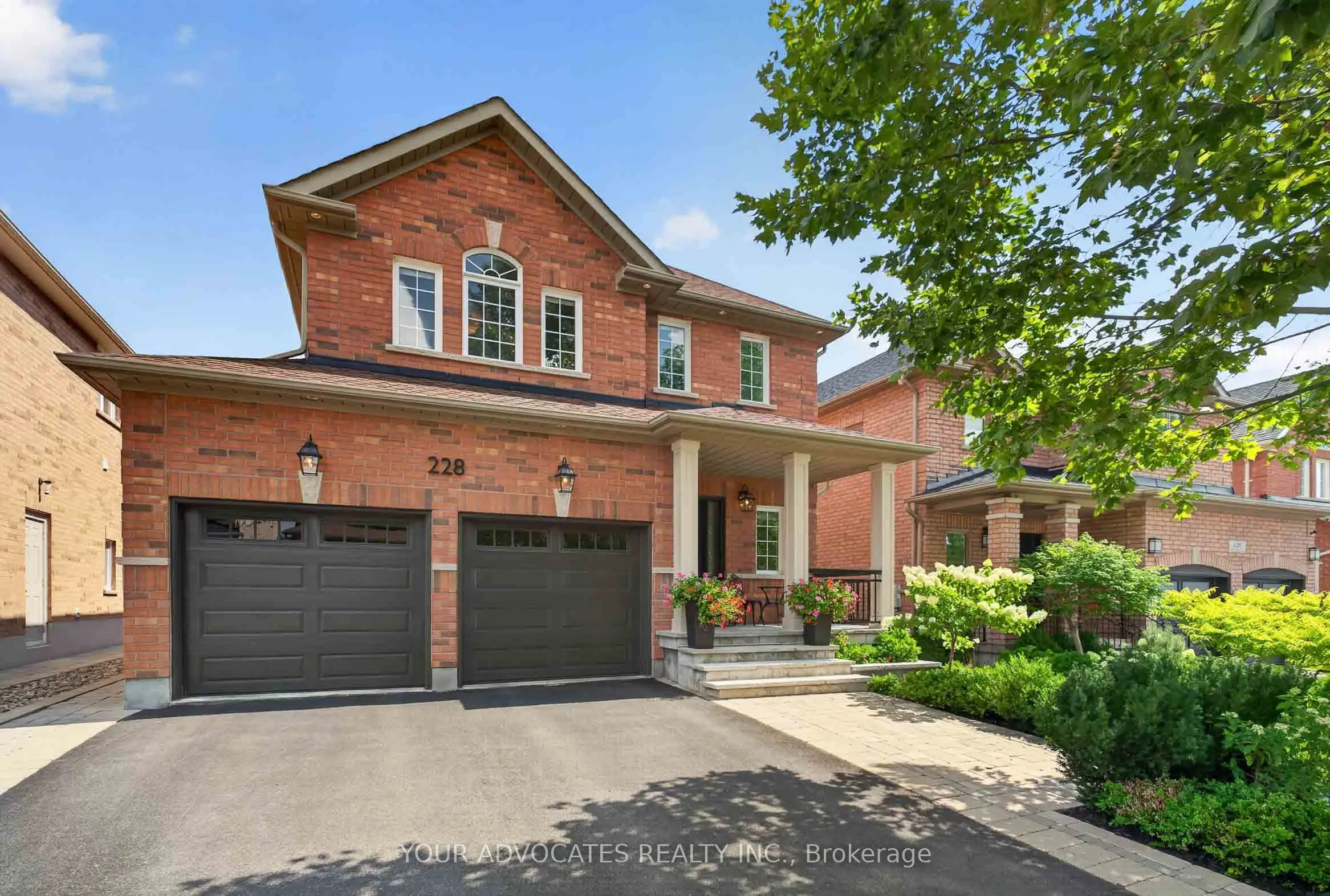 228 Twin Hills Crescent