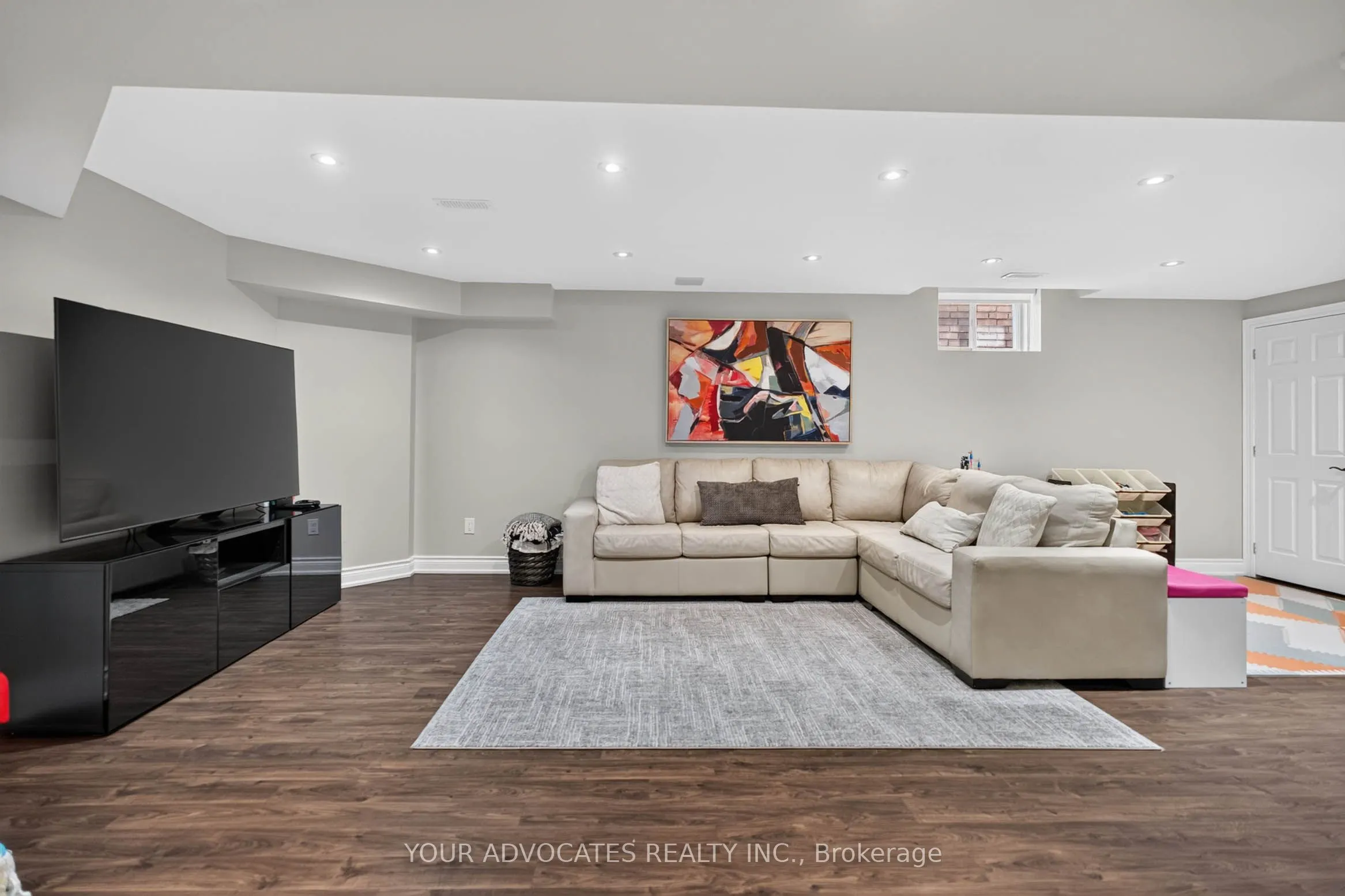 228 Twin Hills Crescent