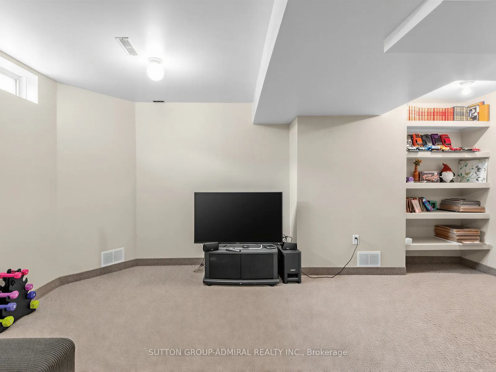 17 Royal Appian Crescent