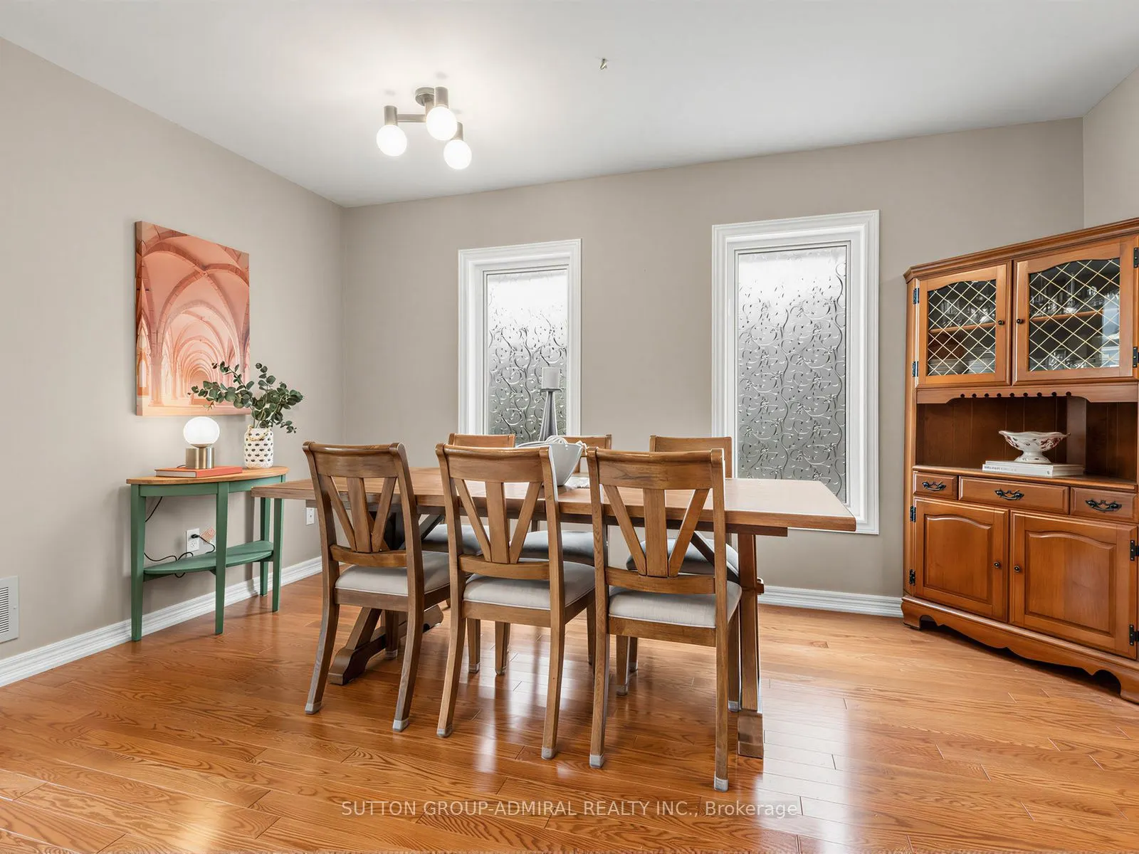 17 Royal Appian Crescent