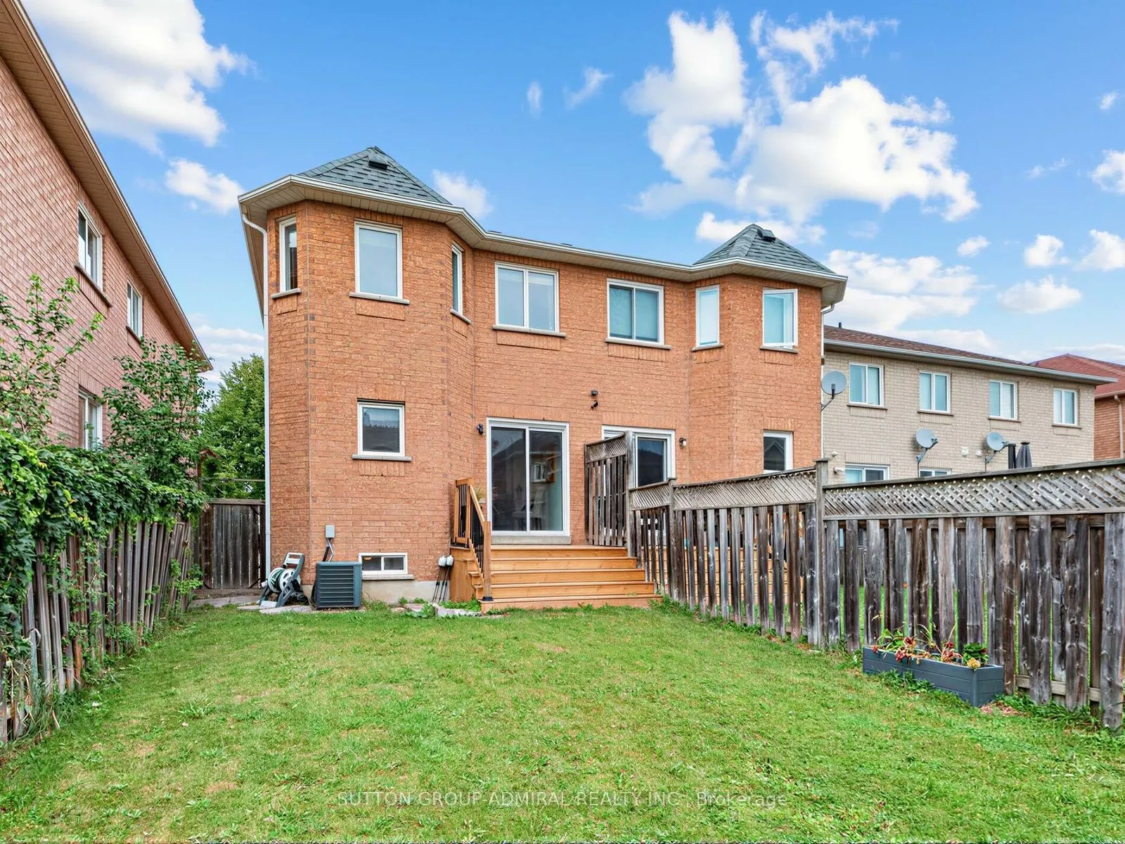 17 Royal Appian Crescent