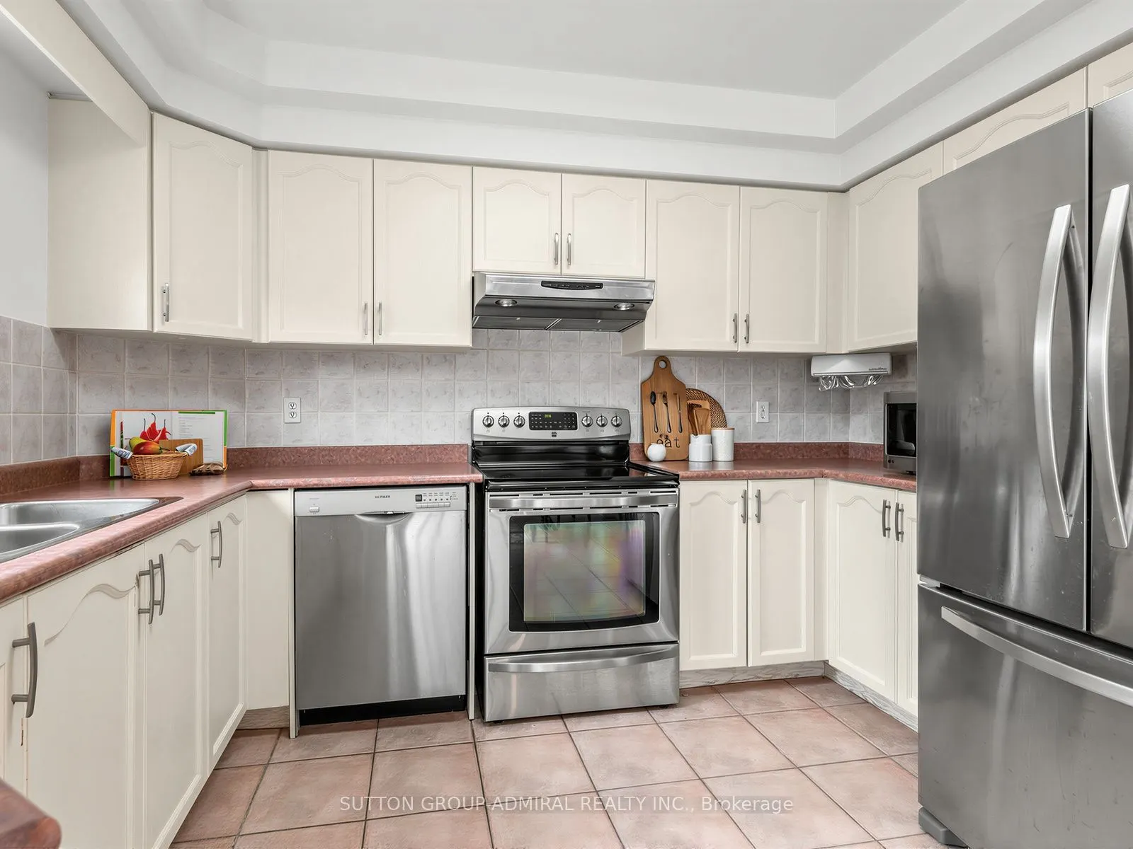 17 Royal Appian Crescent