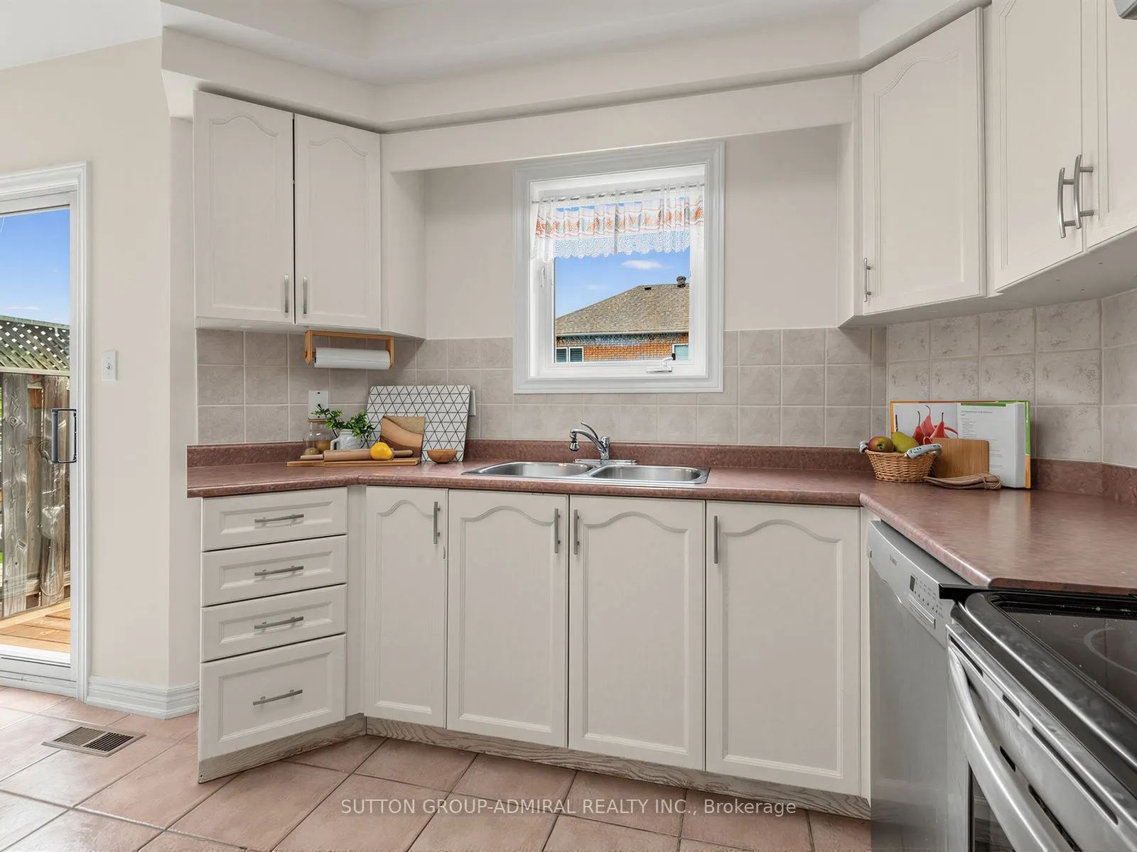 17 Royal Appian Crescent