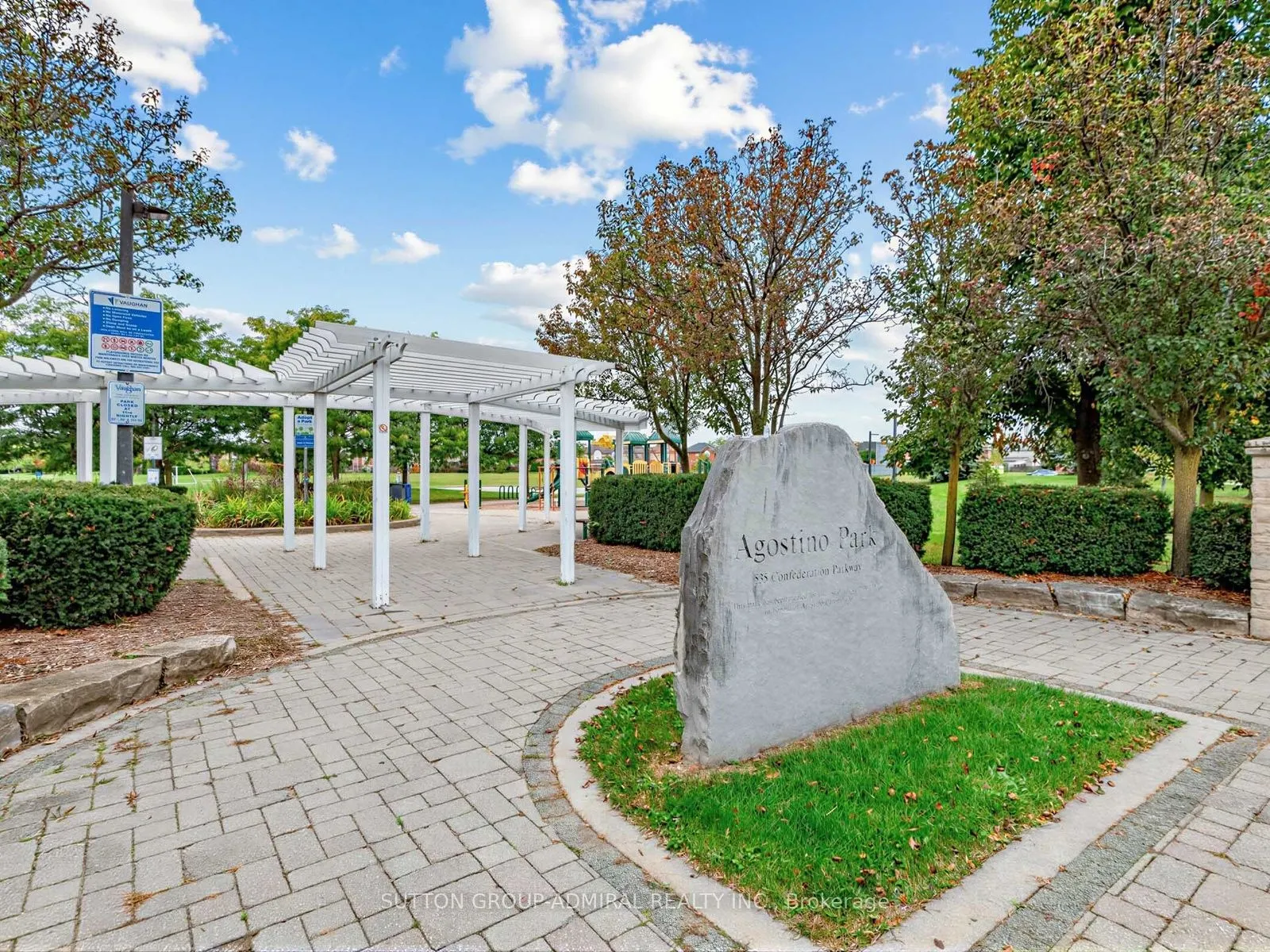 17 Royal Appian Crescent