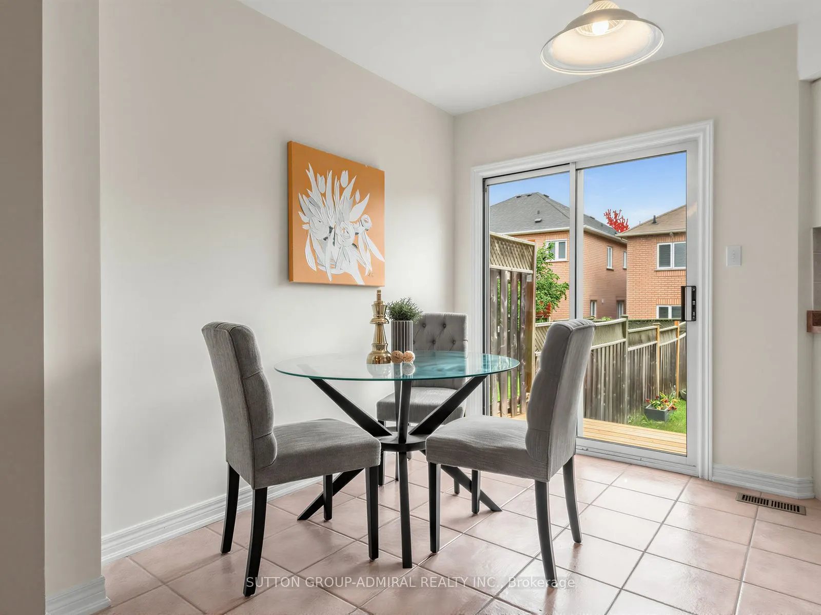 17 Royal Appian Crescent