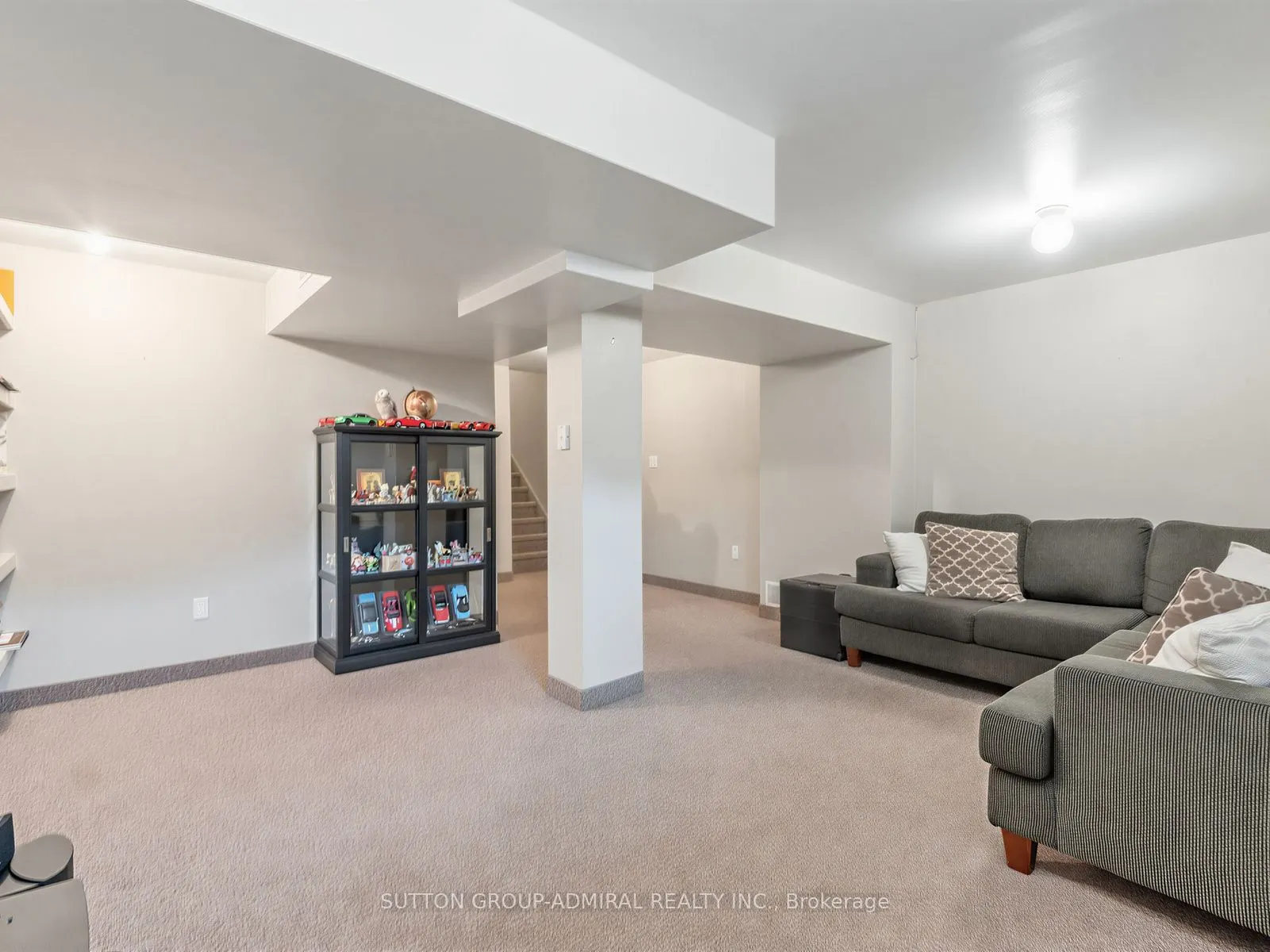 17 Royal Appian Crescent