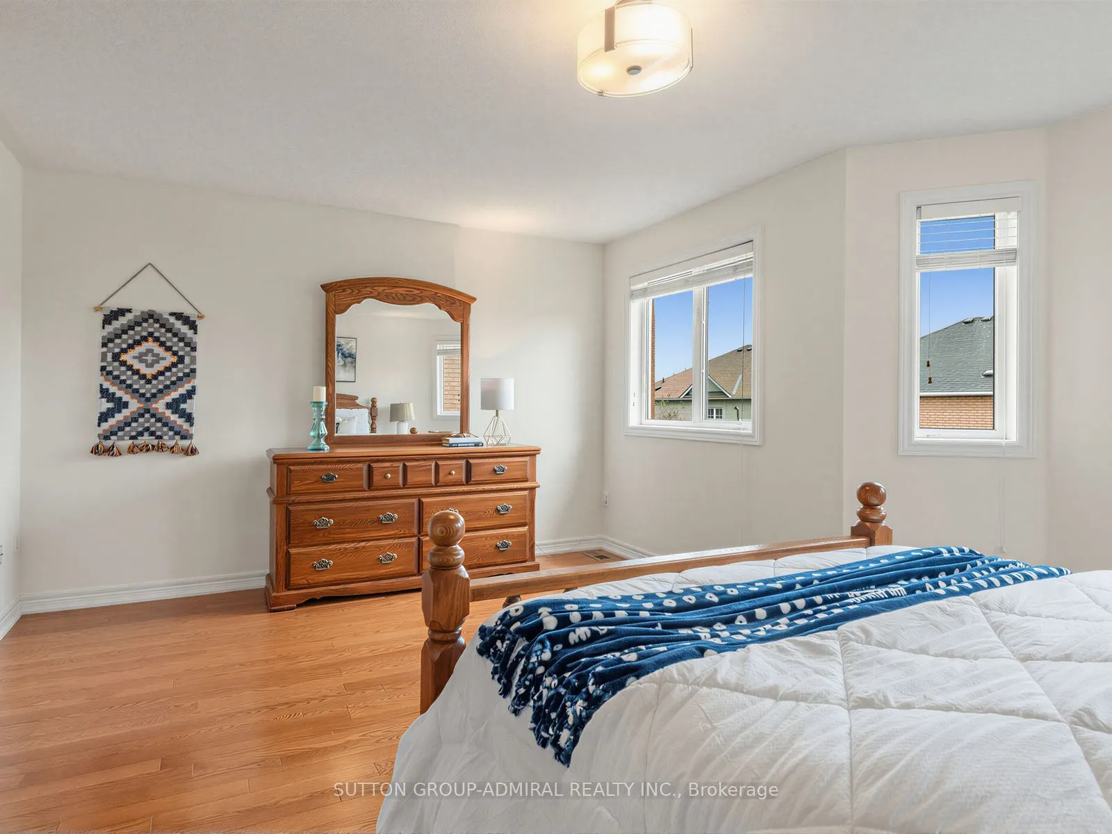 17 Royal Appian Crescent