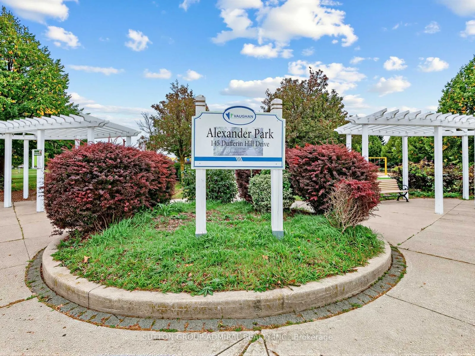 17 Royal Appian Crescent