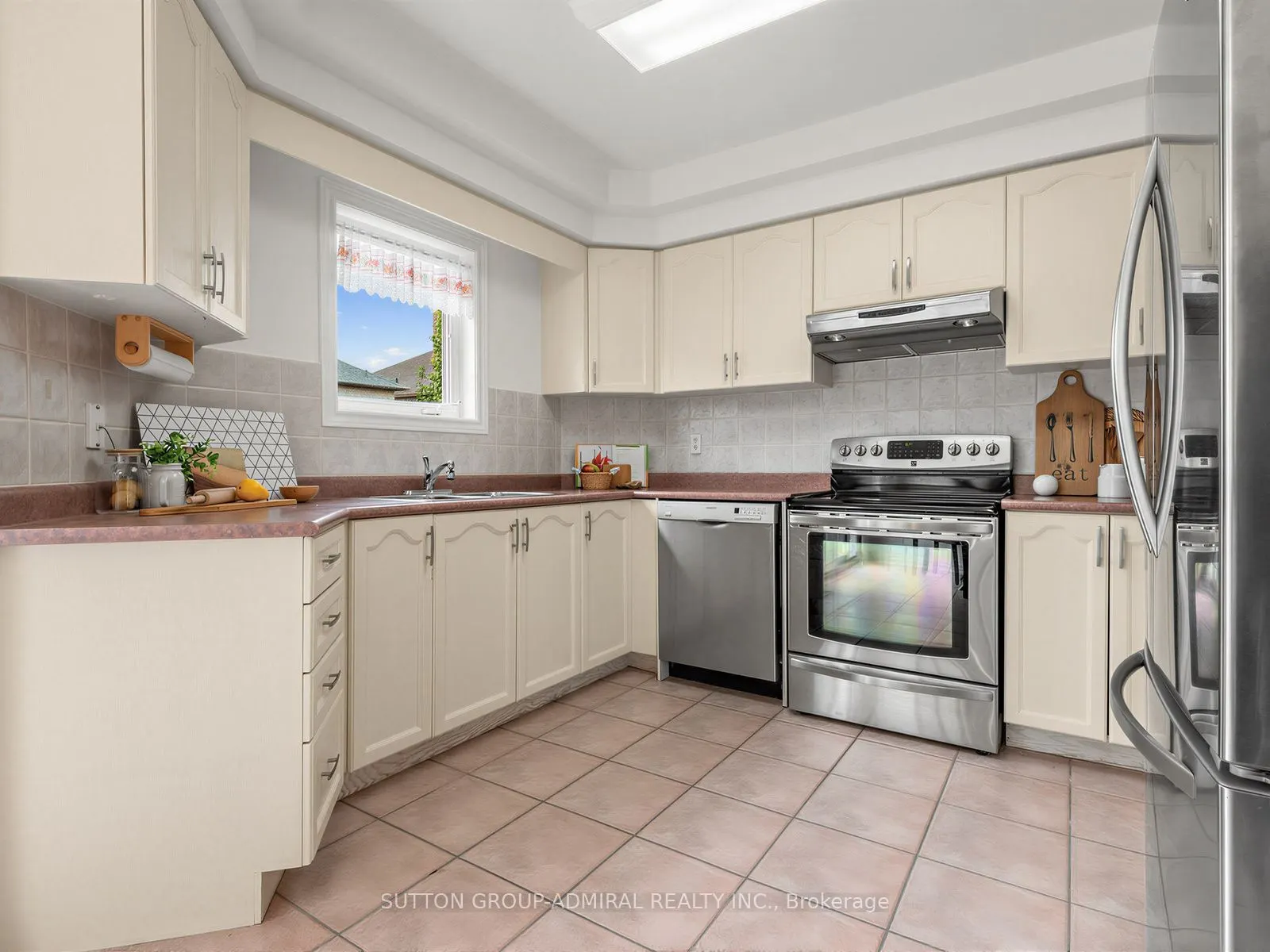 17 Royal Appian Crescent