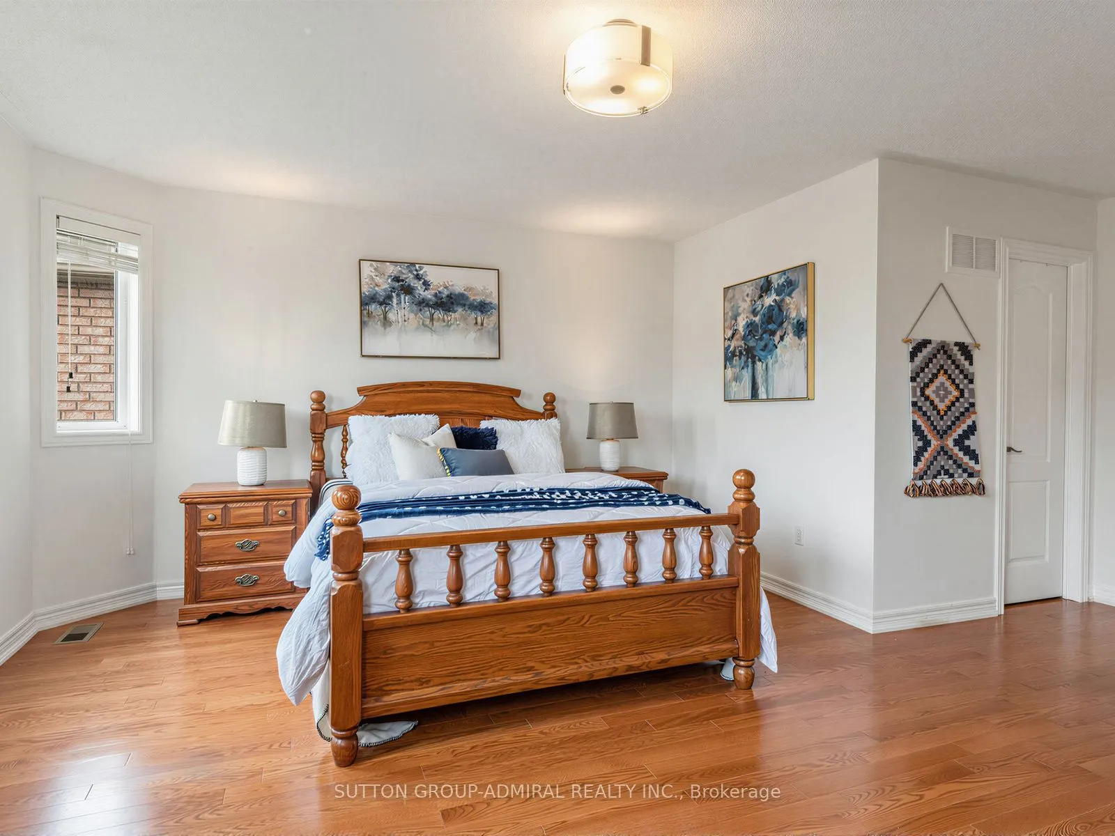 17 Royal Appian Crescent