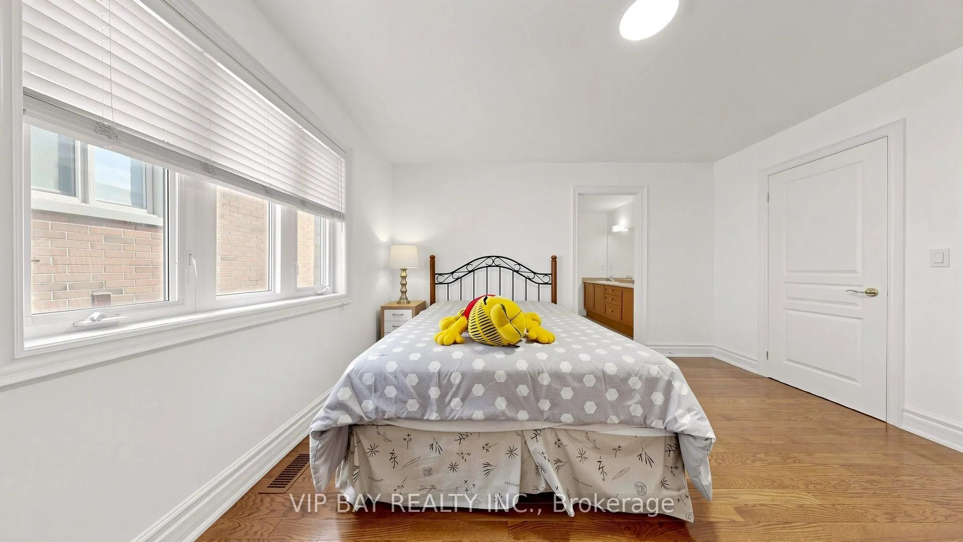 12 Mackay Drive