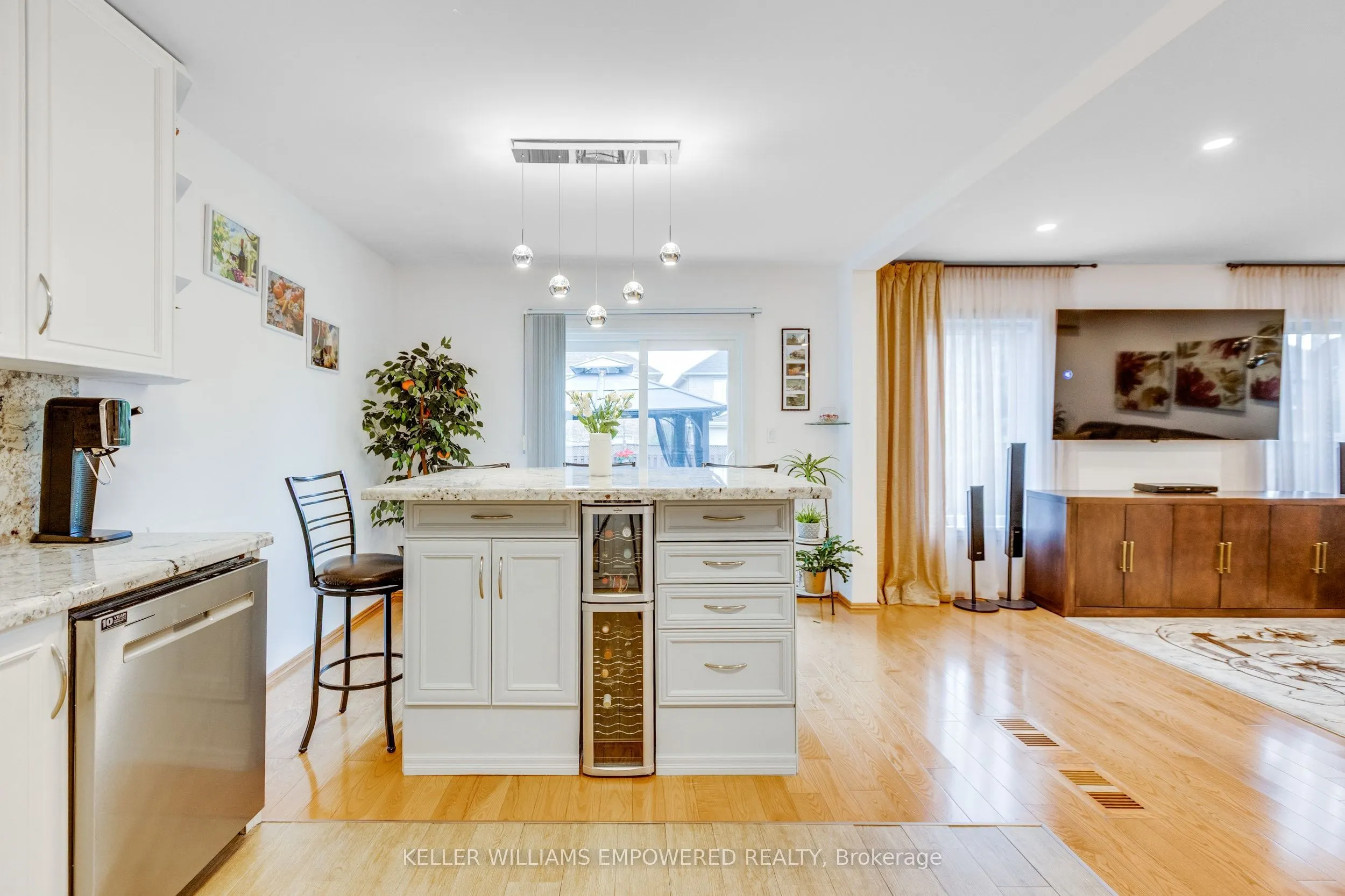 134 Queen Isabella Crescent