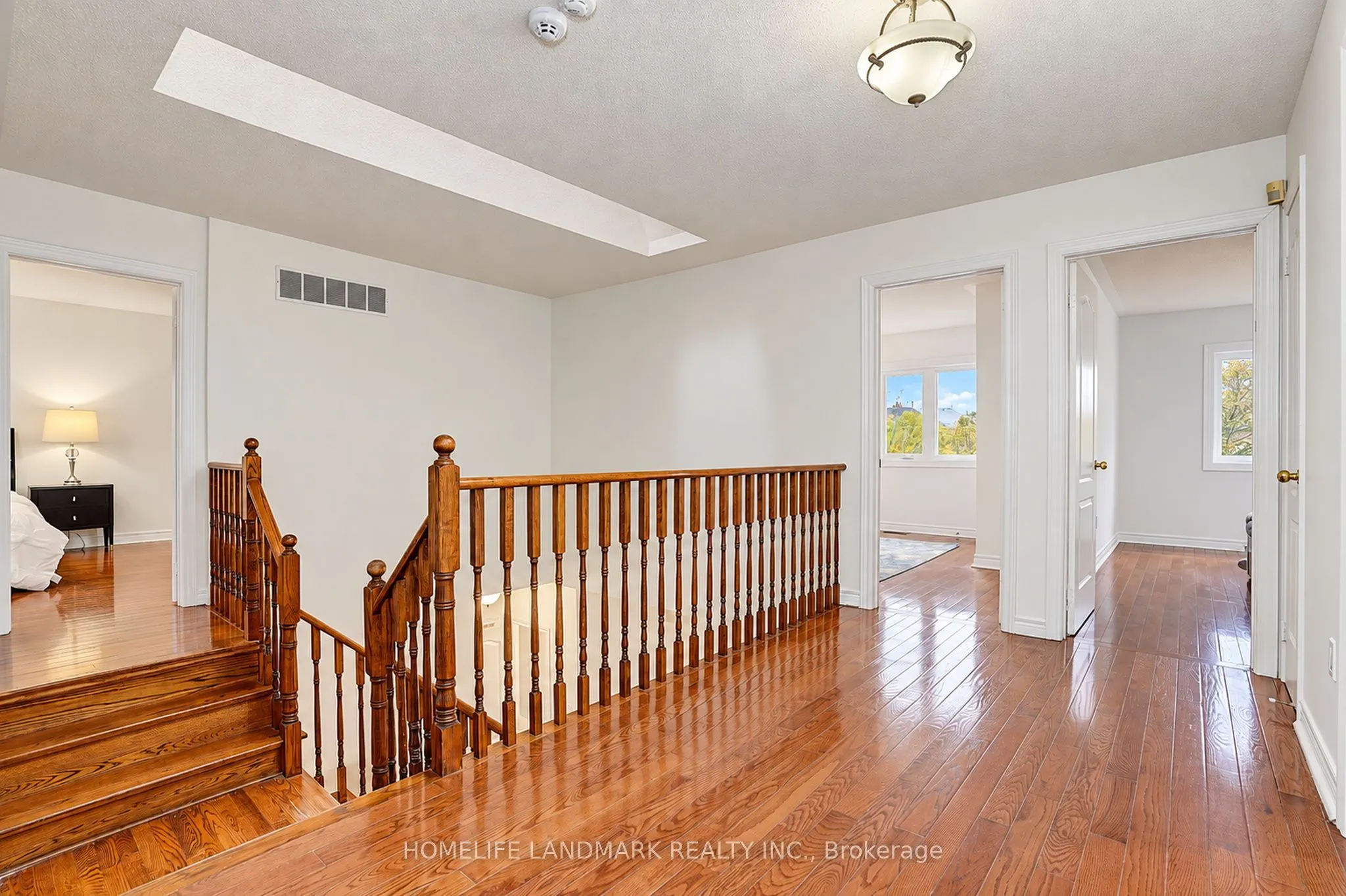 124 Shaftsbury Avenue
