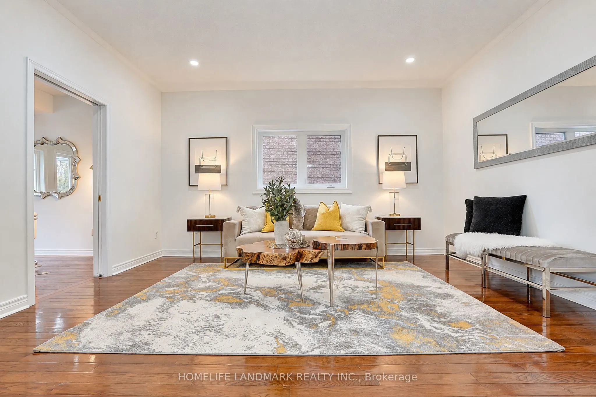124 Shaftsbury Avenue