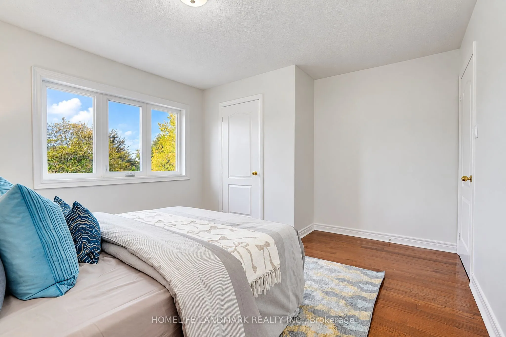 124 Shaftsbury Avenue
