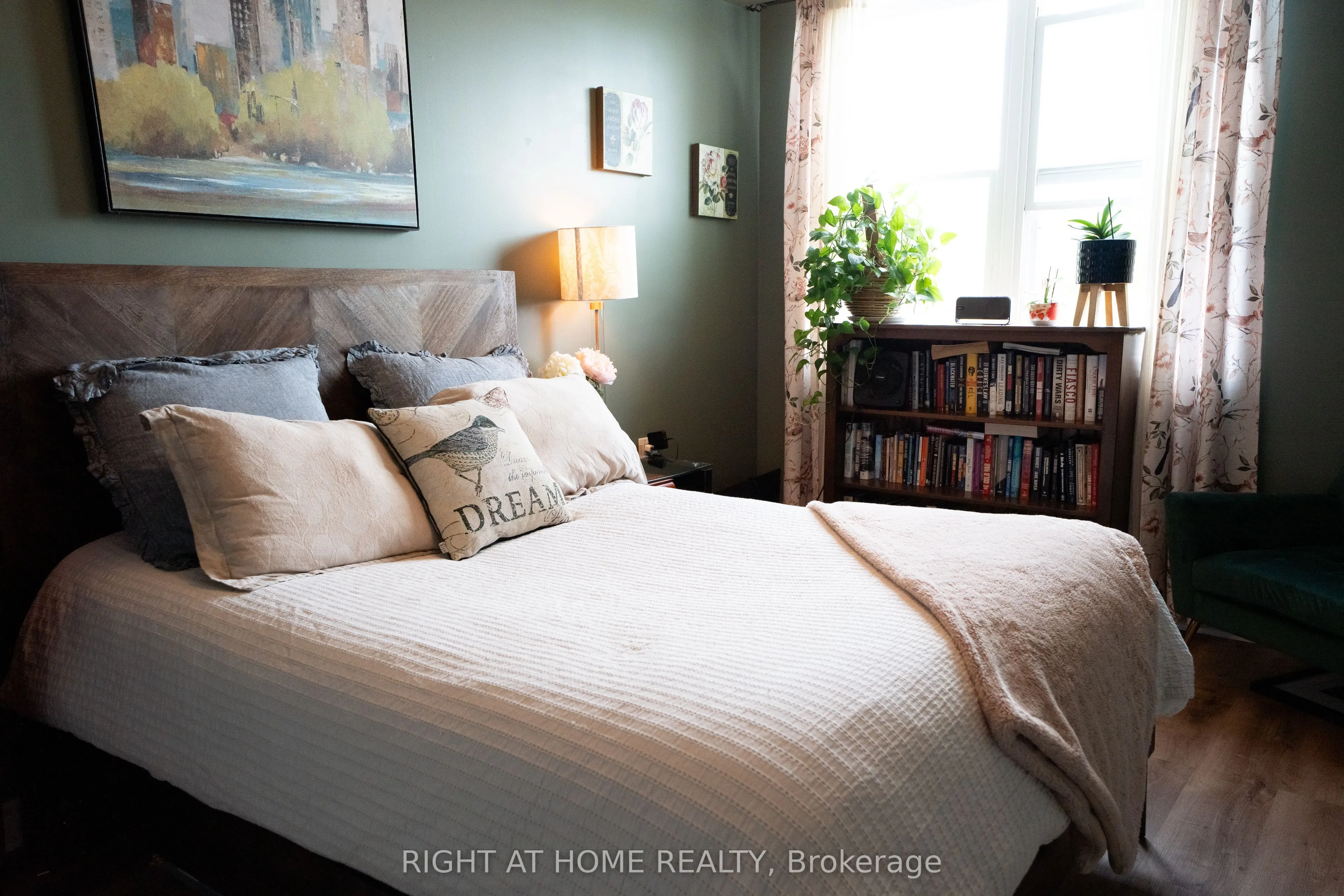 15450 Yonge Street #202