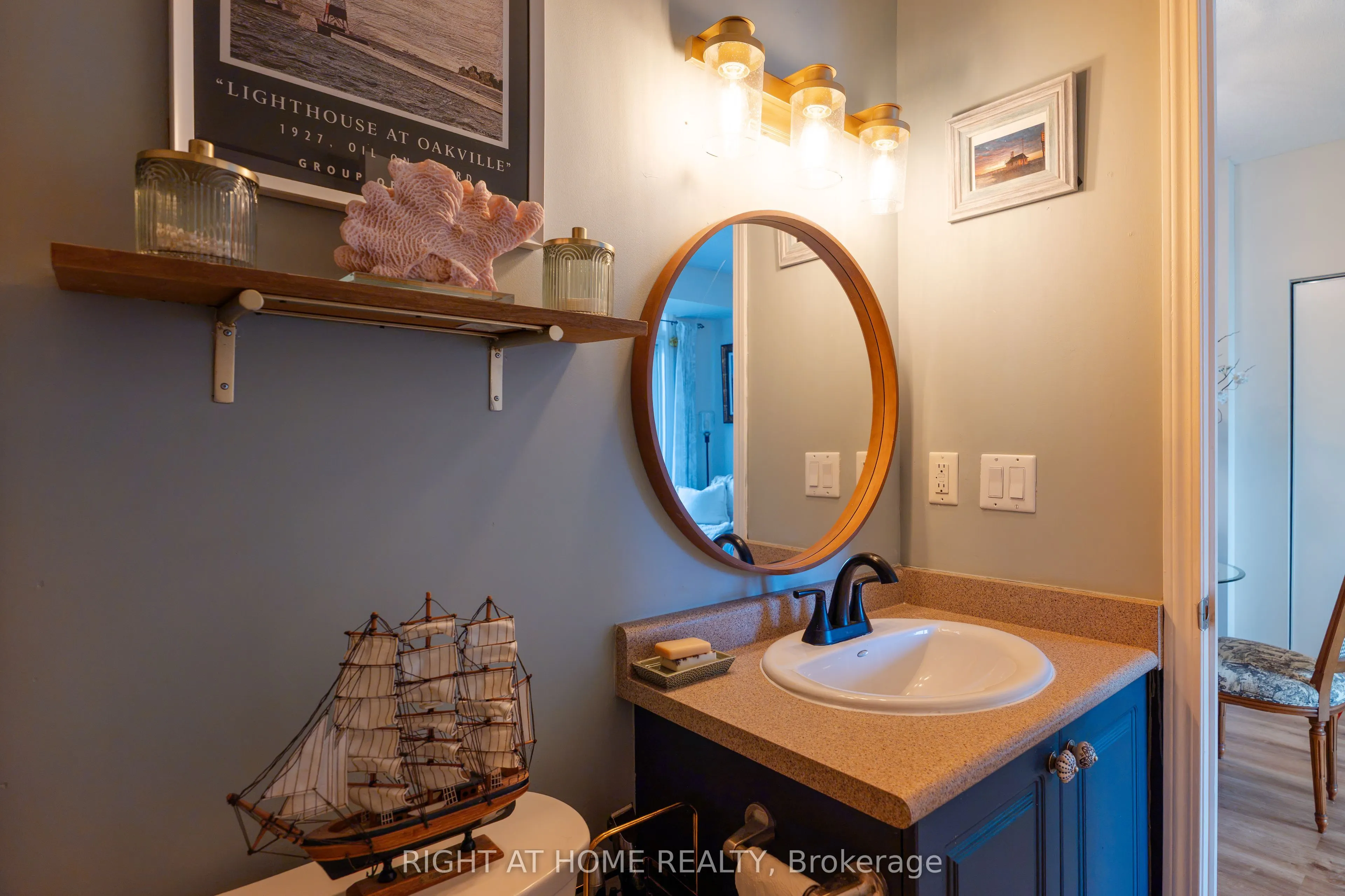 15450 Yonge Street #202