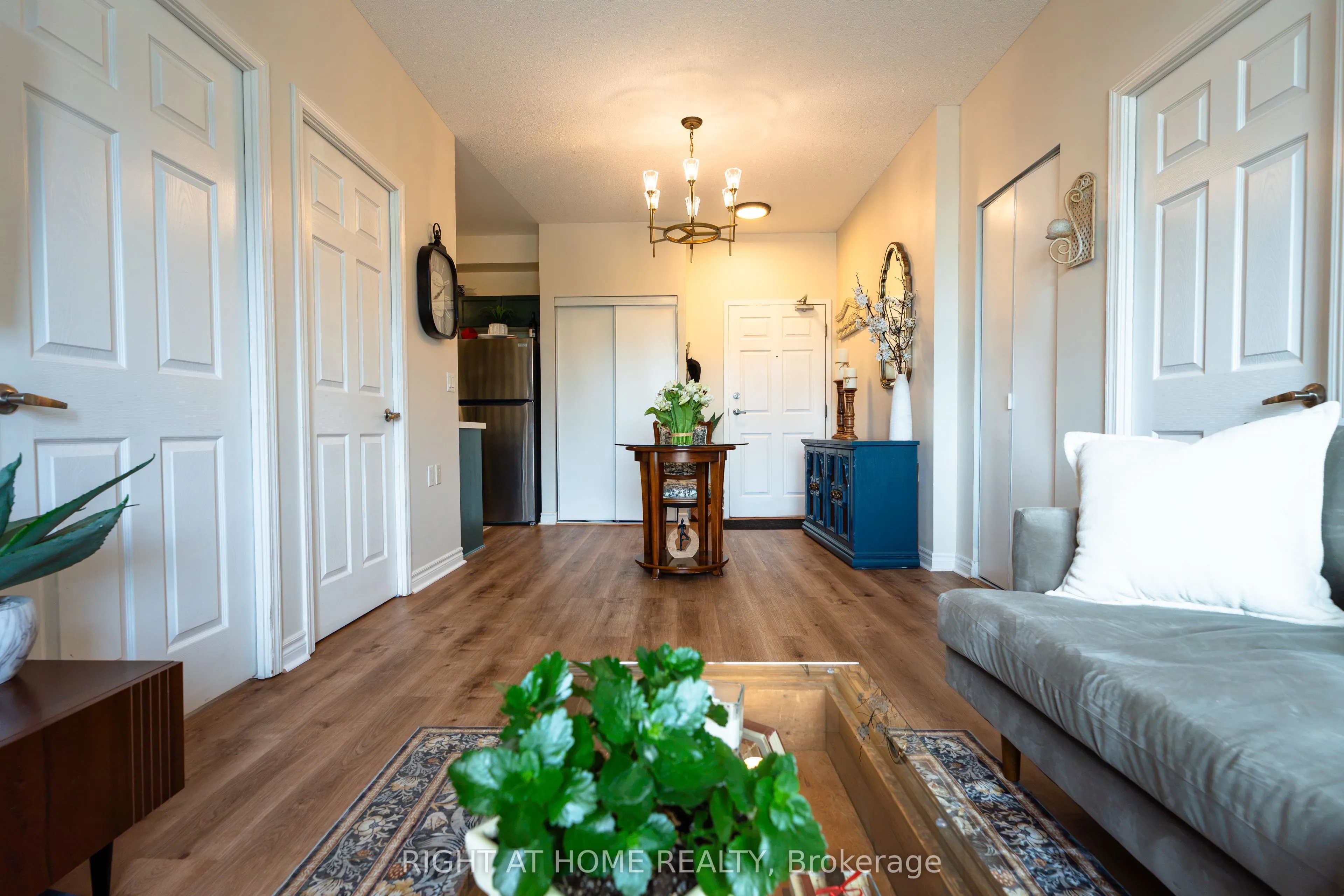 15450 Yonge Street #202