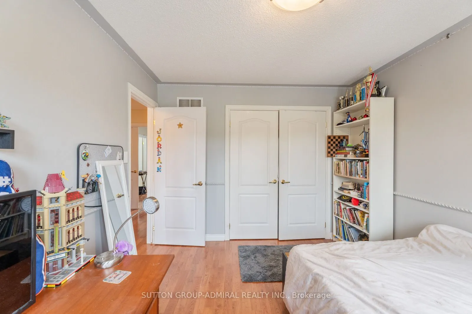 354 Autumn Hill Boulevard