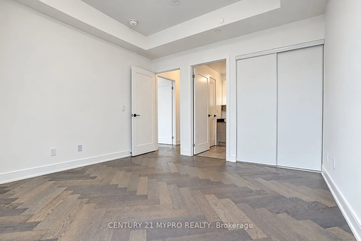 8888 Yonge Street #905