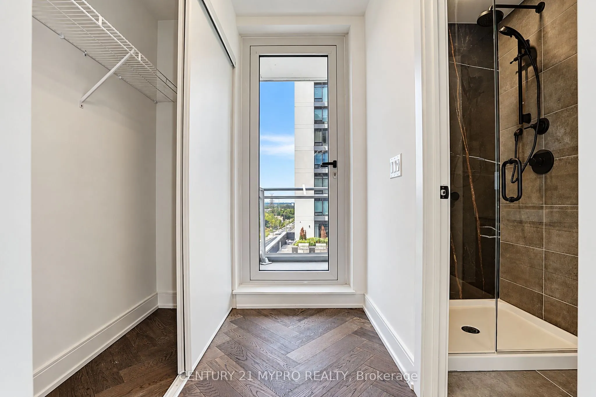8888 Yonge Street #905