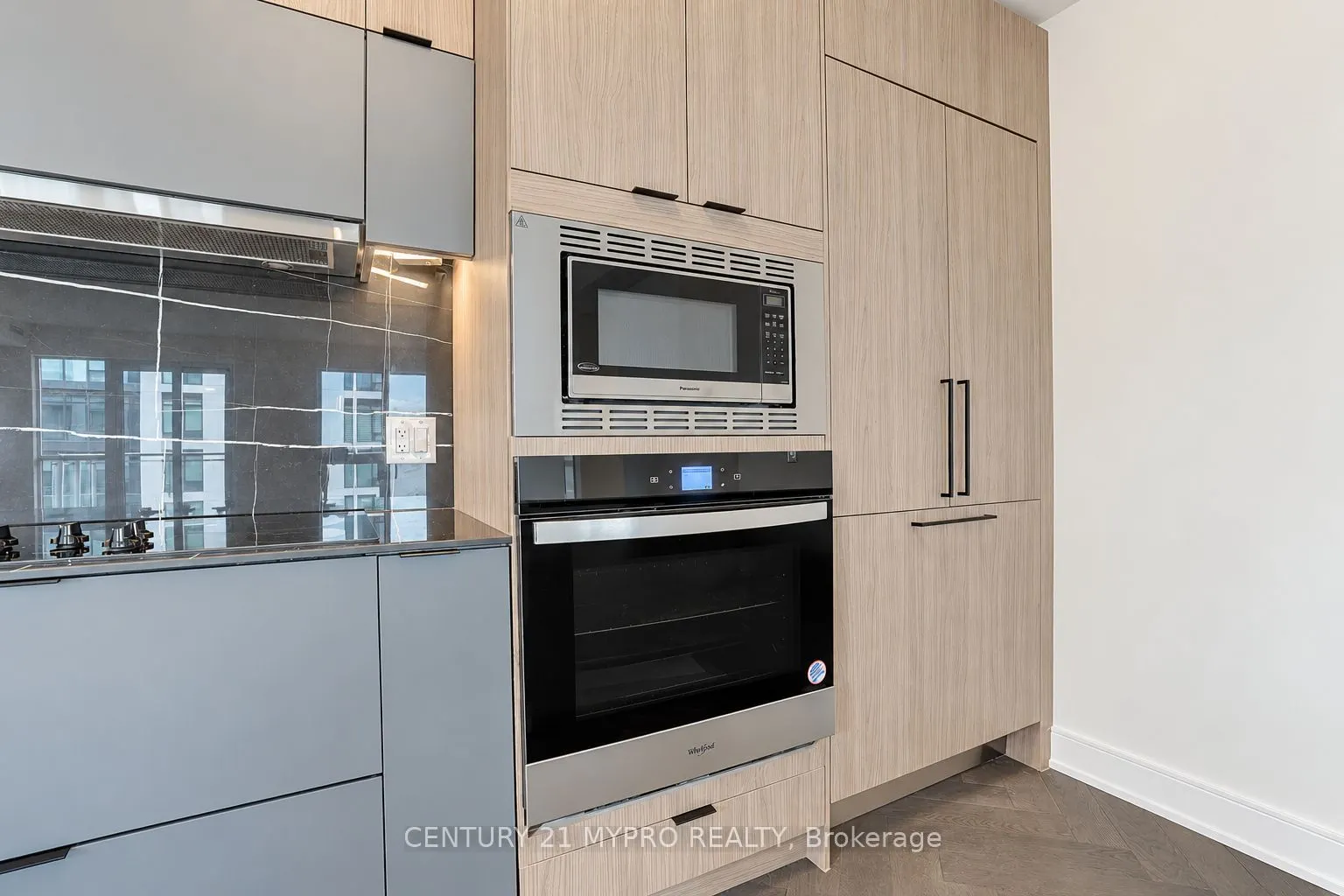 8888 Yonge Street #905