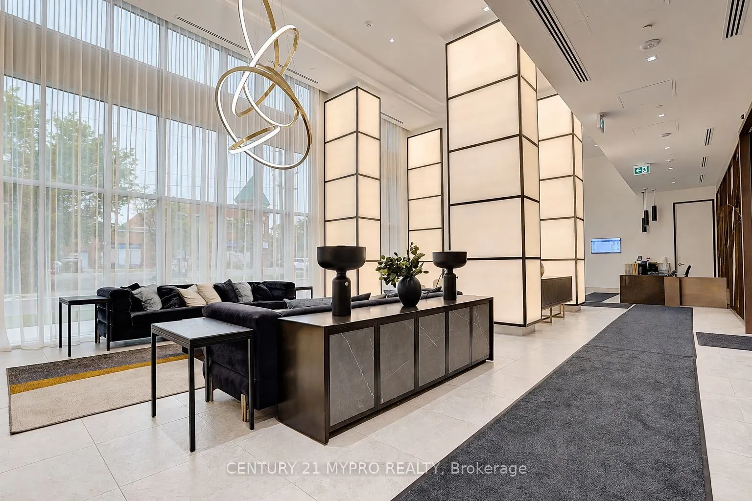 8888 Yonge Street #905