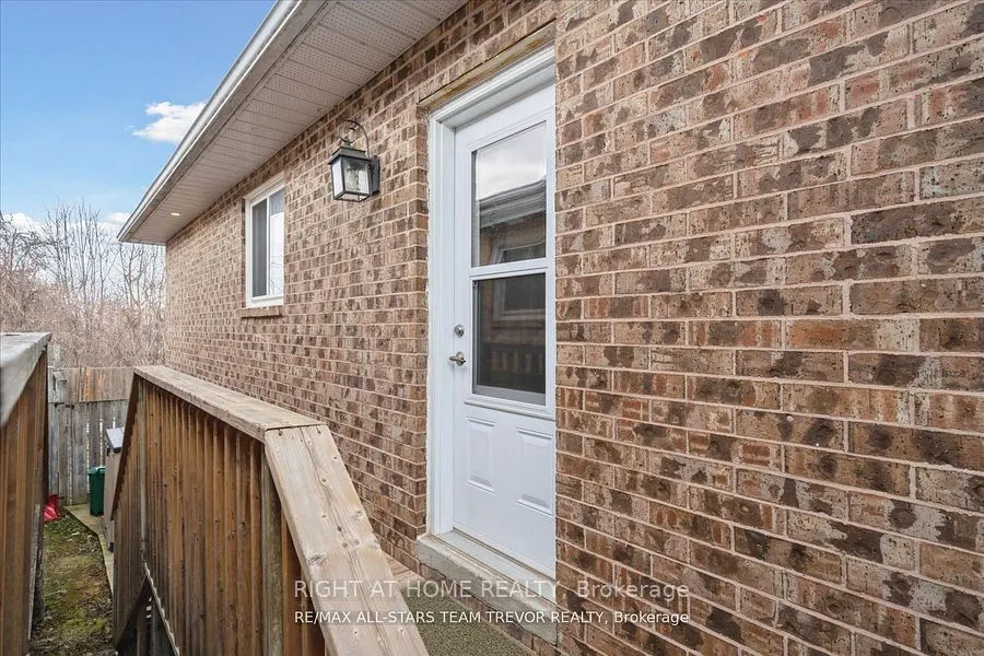 6 Newlands Avenue #LOWER