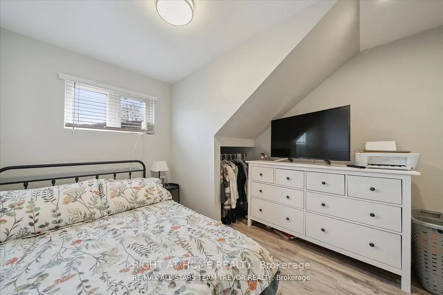 6 Newlands Avenue #LOWER
