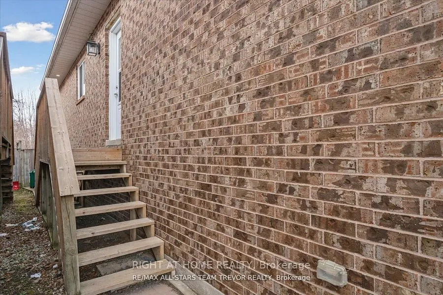 6 Newlands Avenue #LOWER