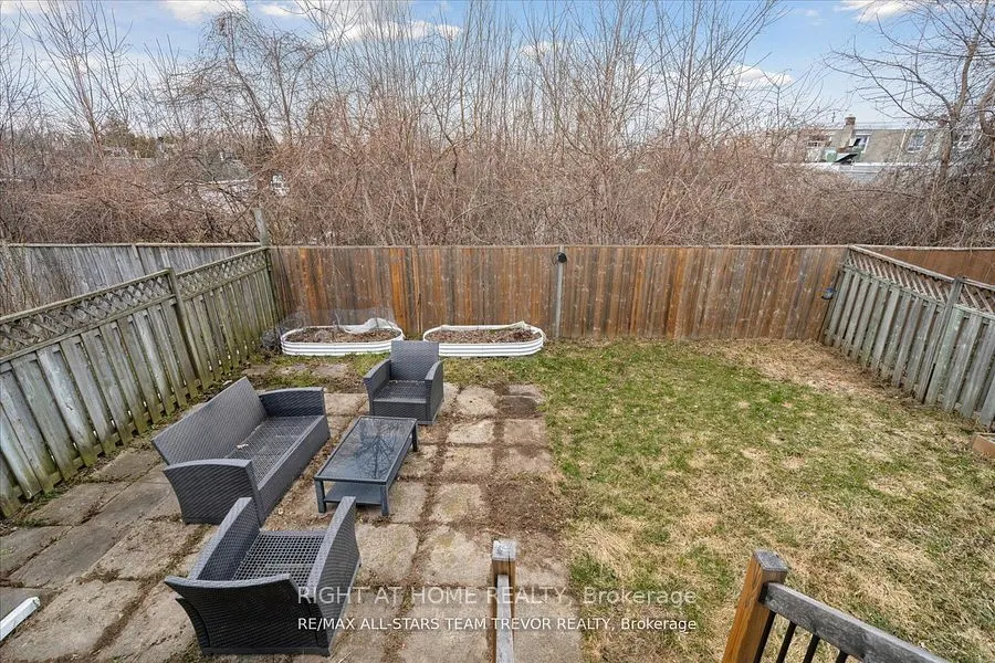 6 Newlands Avenue #LOWER