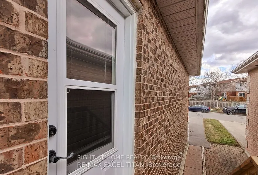 6 Newlands Avenue #LOWER
