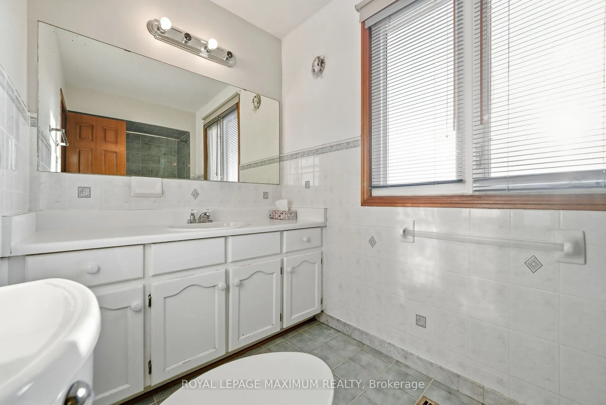 182 Nestor Crescent