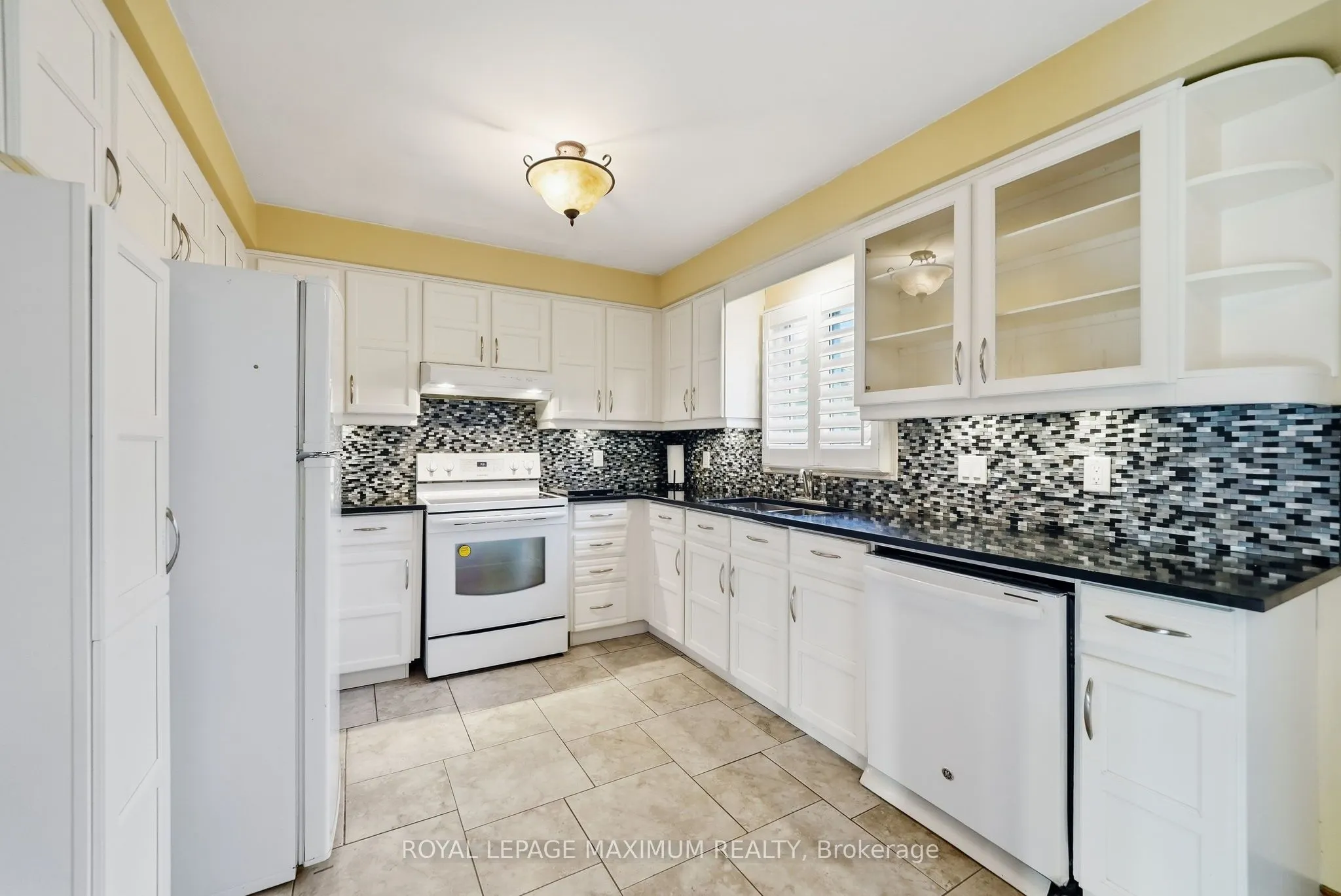 182 Nestor Crescent