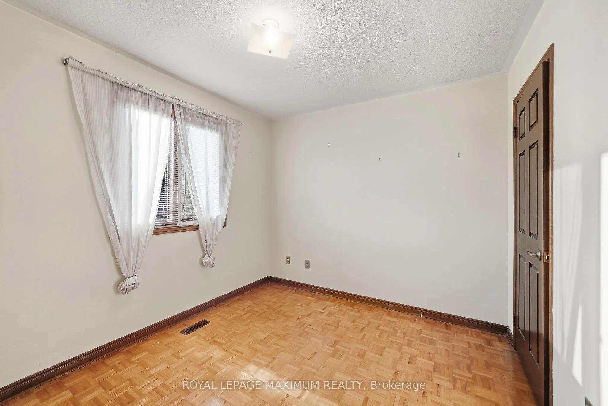 182 Nestor Crescent