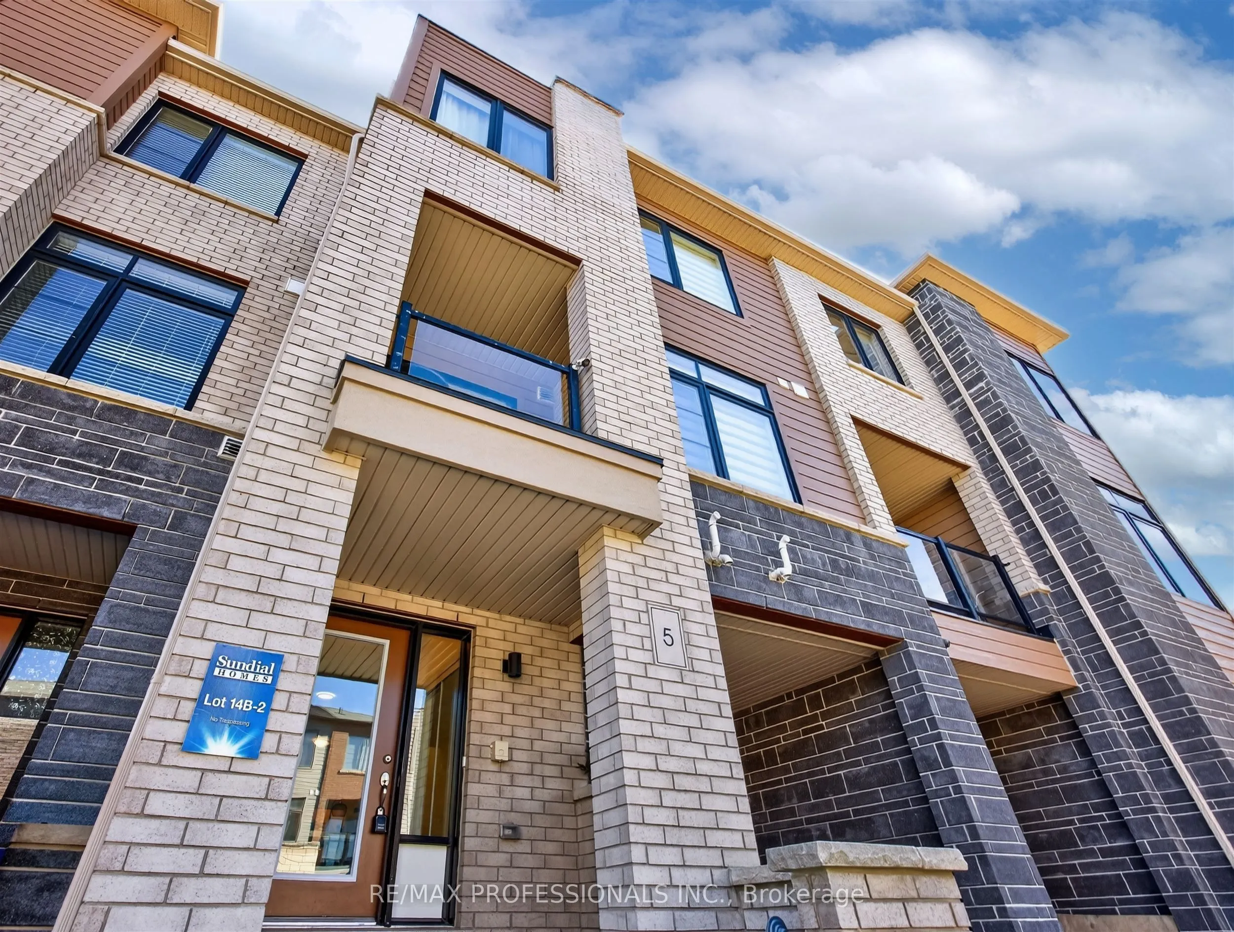 5 Delano Way