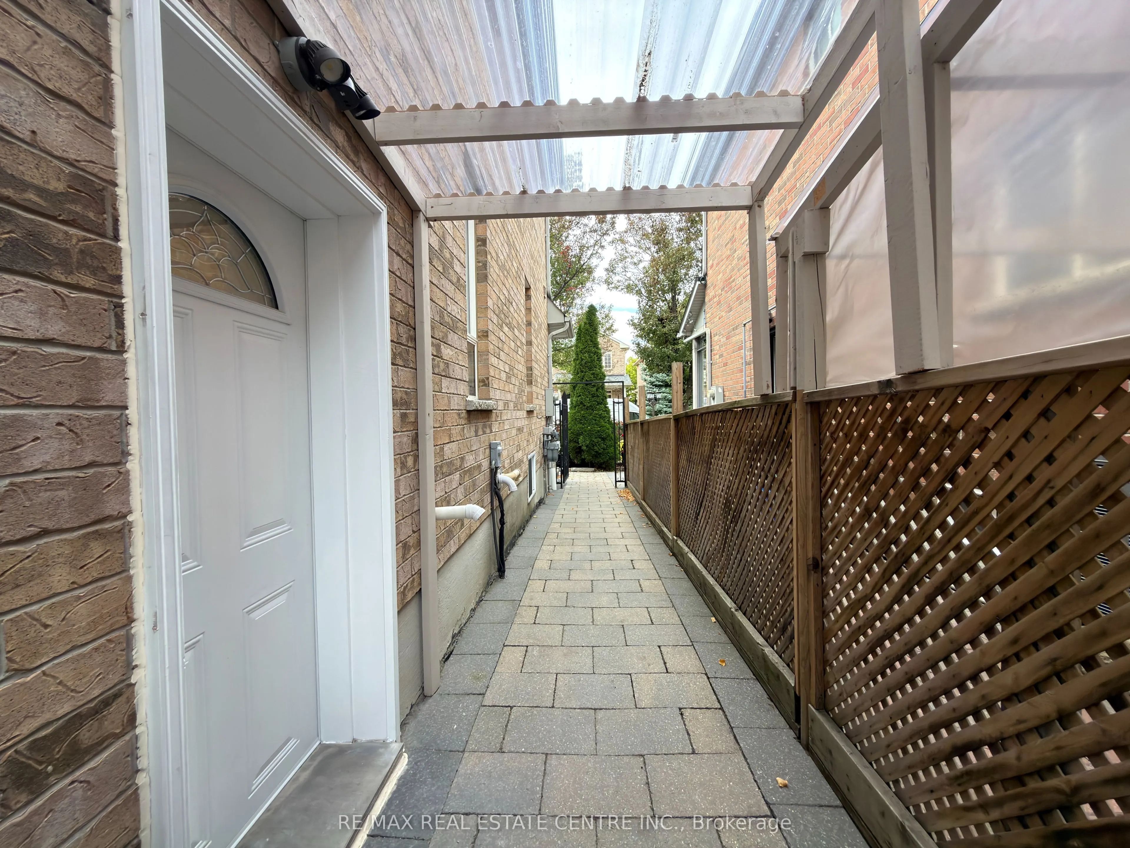 53 Dybal Street #Lower