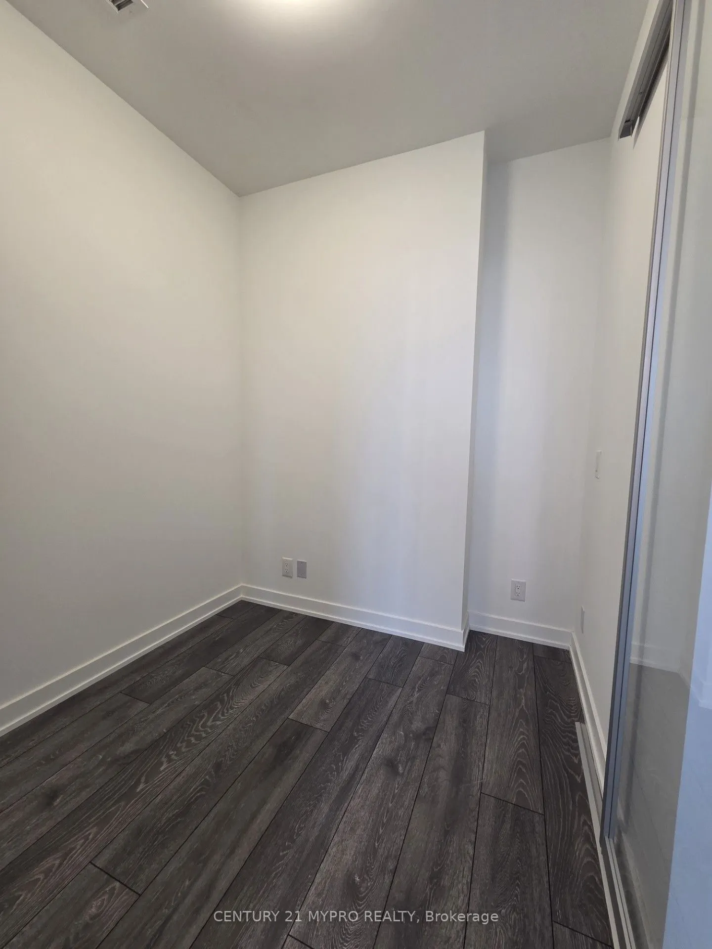 8888 Yonge Street ##717