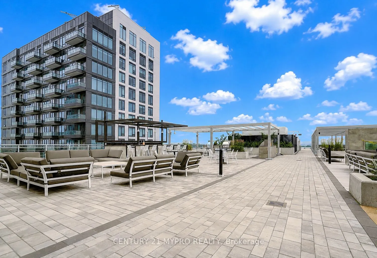 8888 Yonge Street ##717