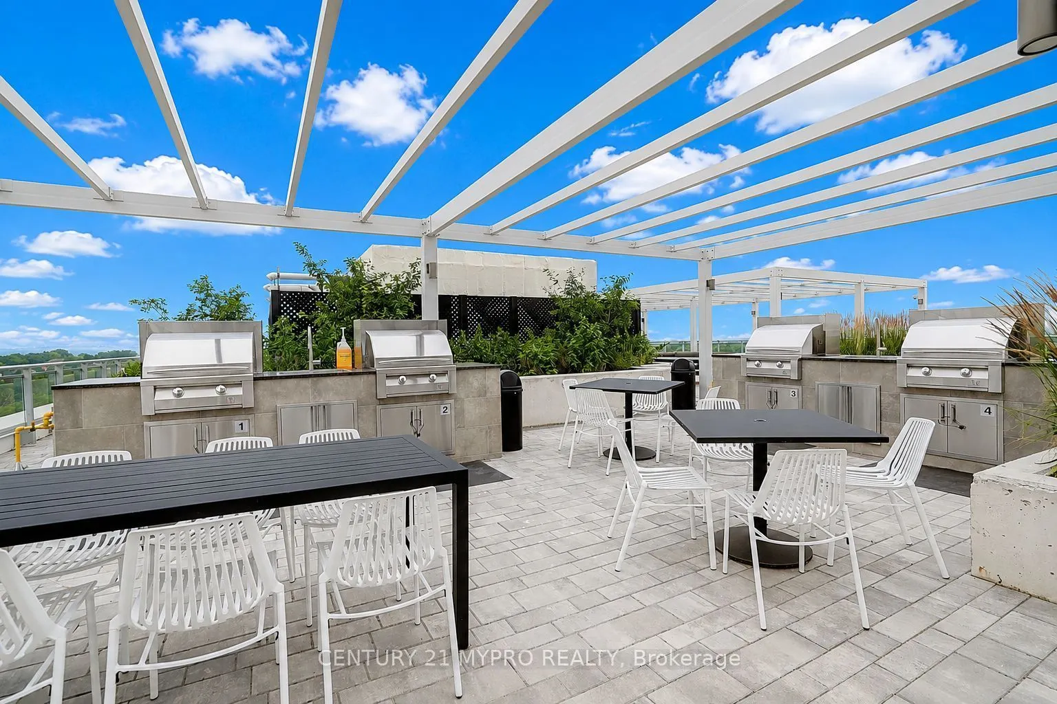 8888 Yonge Street ##717