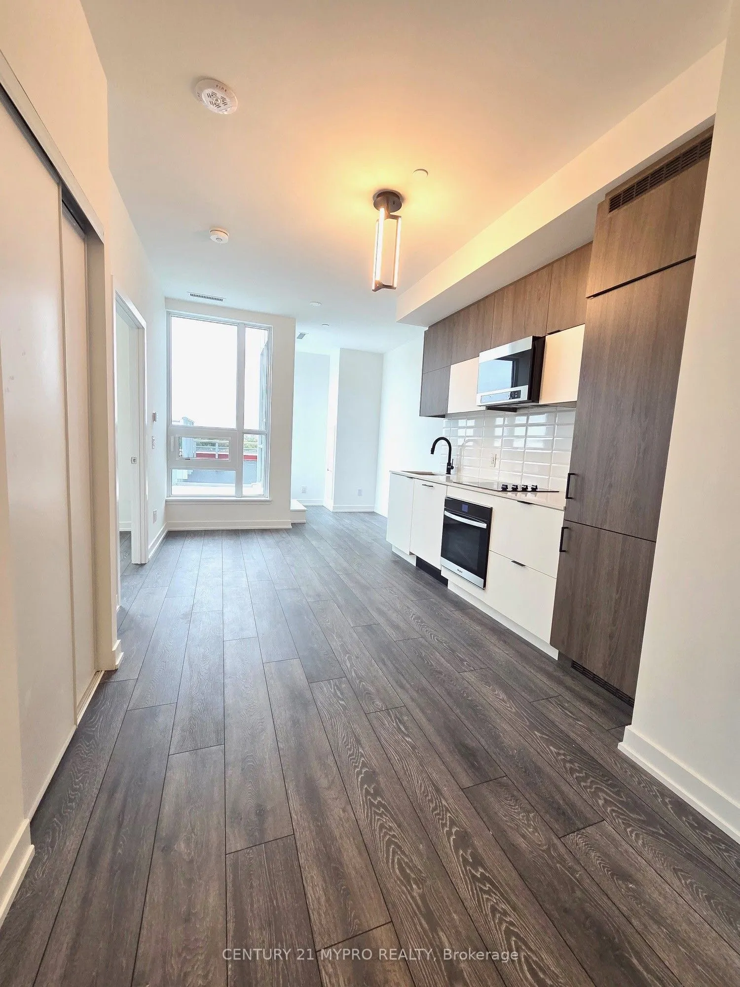 8888 Yonge Street ##717