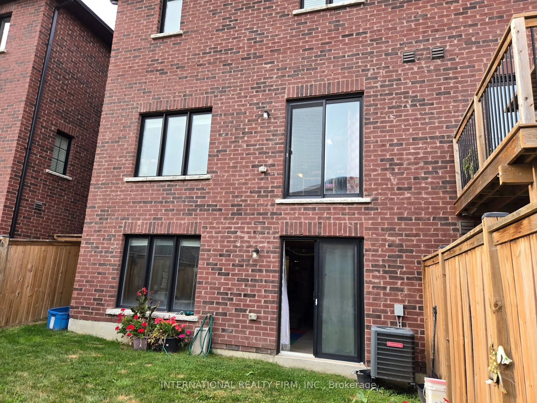 10 Gord Matthews Way