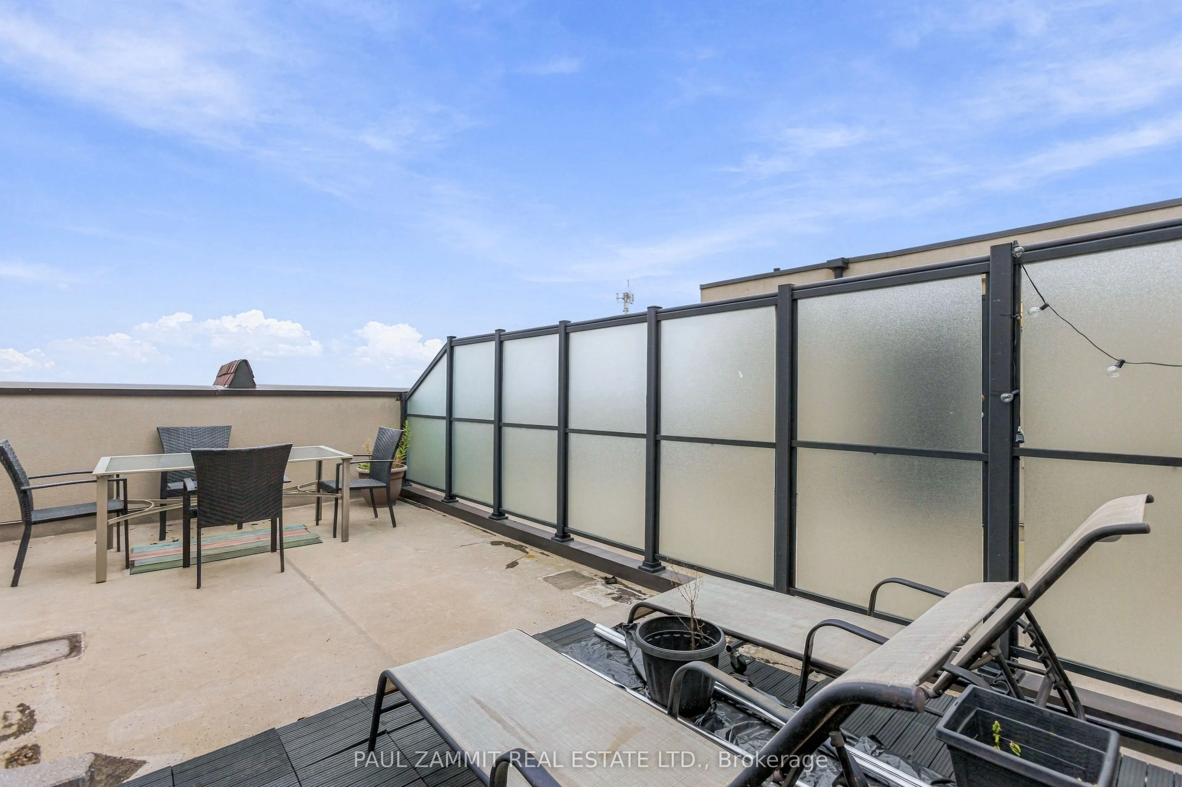 320 John Street #217