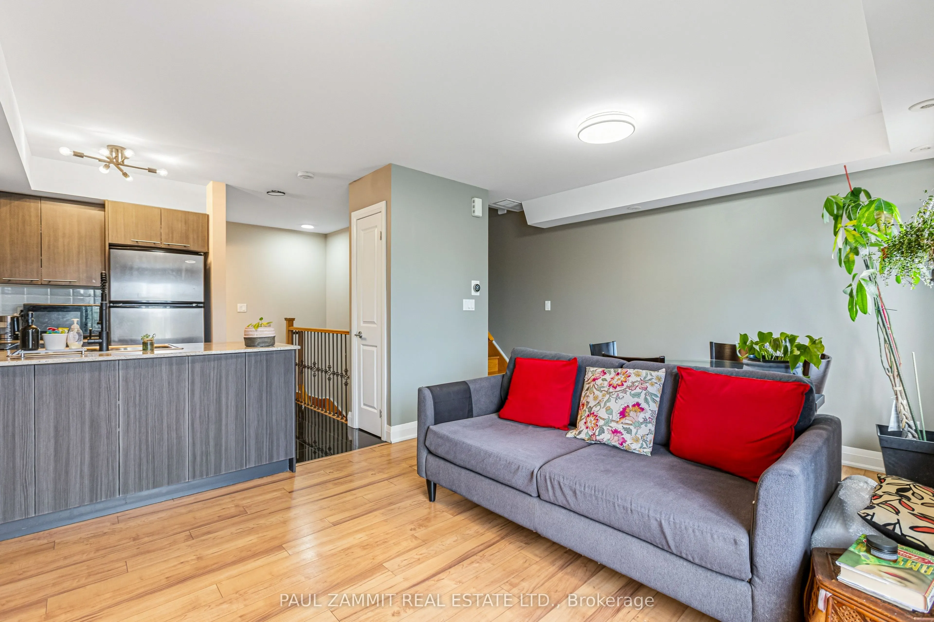 320 John Street #217